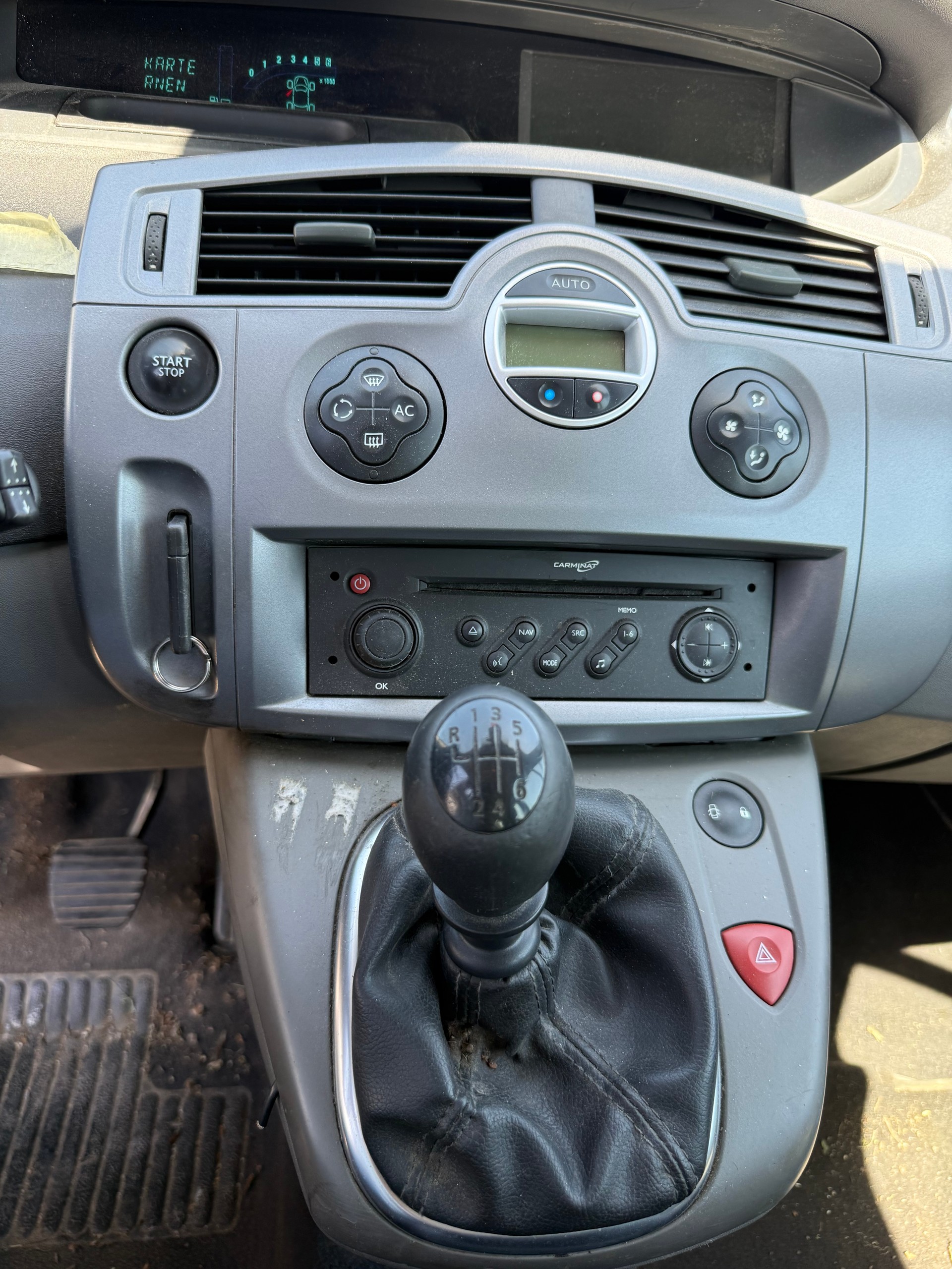 RENAULT Grand Scénic 1.5 dCi Dynamique-image-3