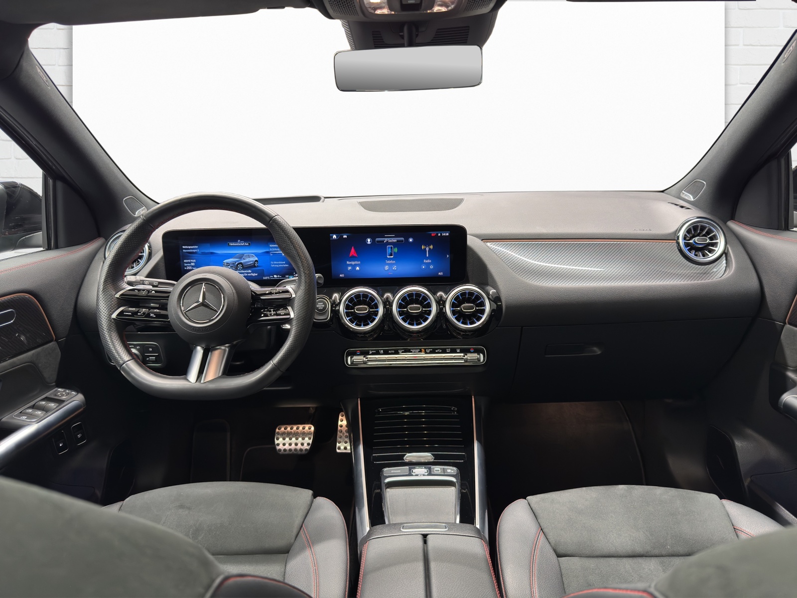 MERCEDES-BENZ GLA 250 e EQ Star AMG Line-image-7