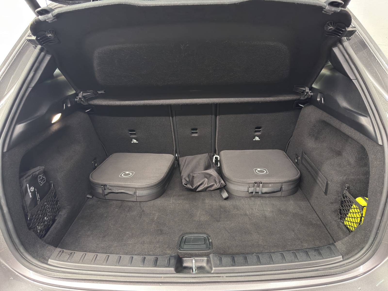 MERCEDES-BENZ GLA 250 e EQ Star AMG Line-image-10