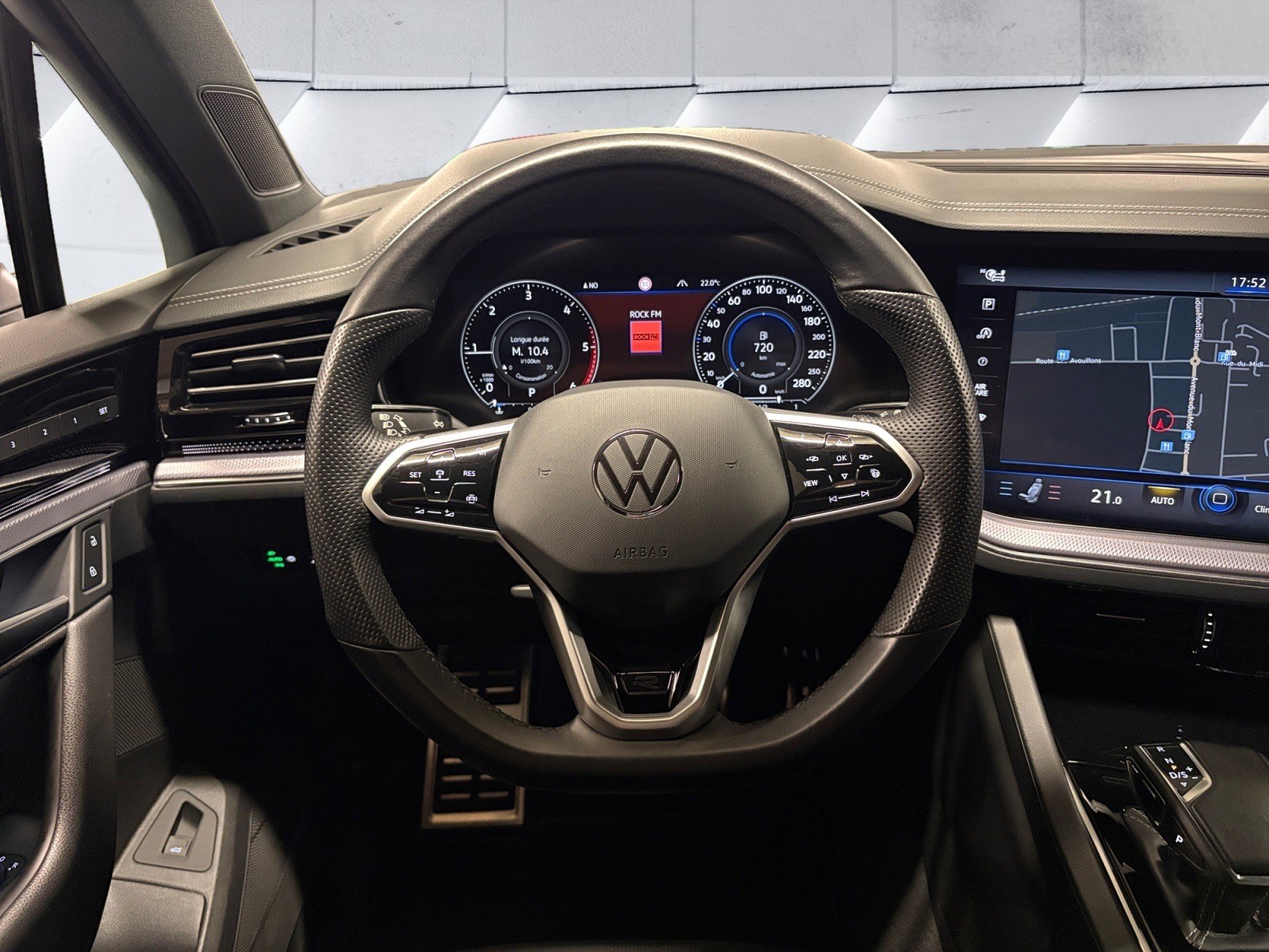 VW Touareg 3.0 TDI R Line Tiptronic-image-9
