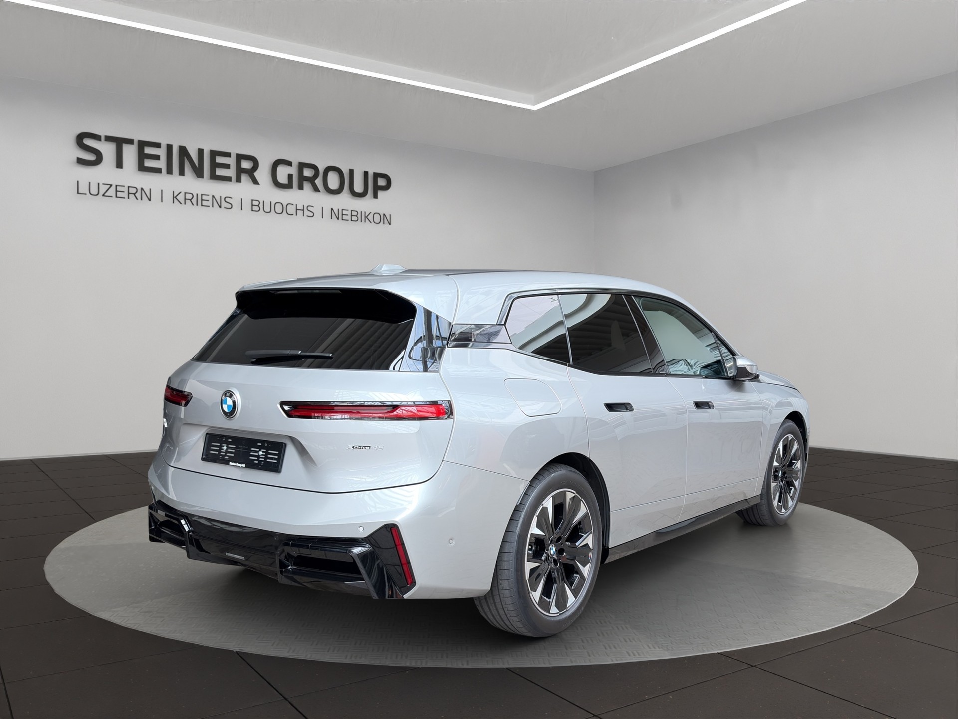 BMW iX xDrive45 M Sport-image-4
