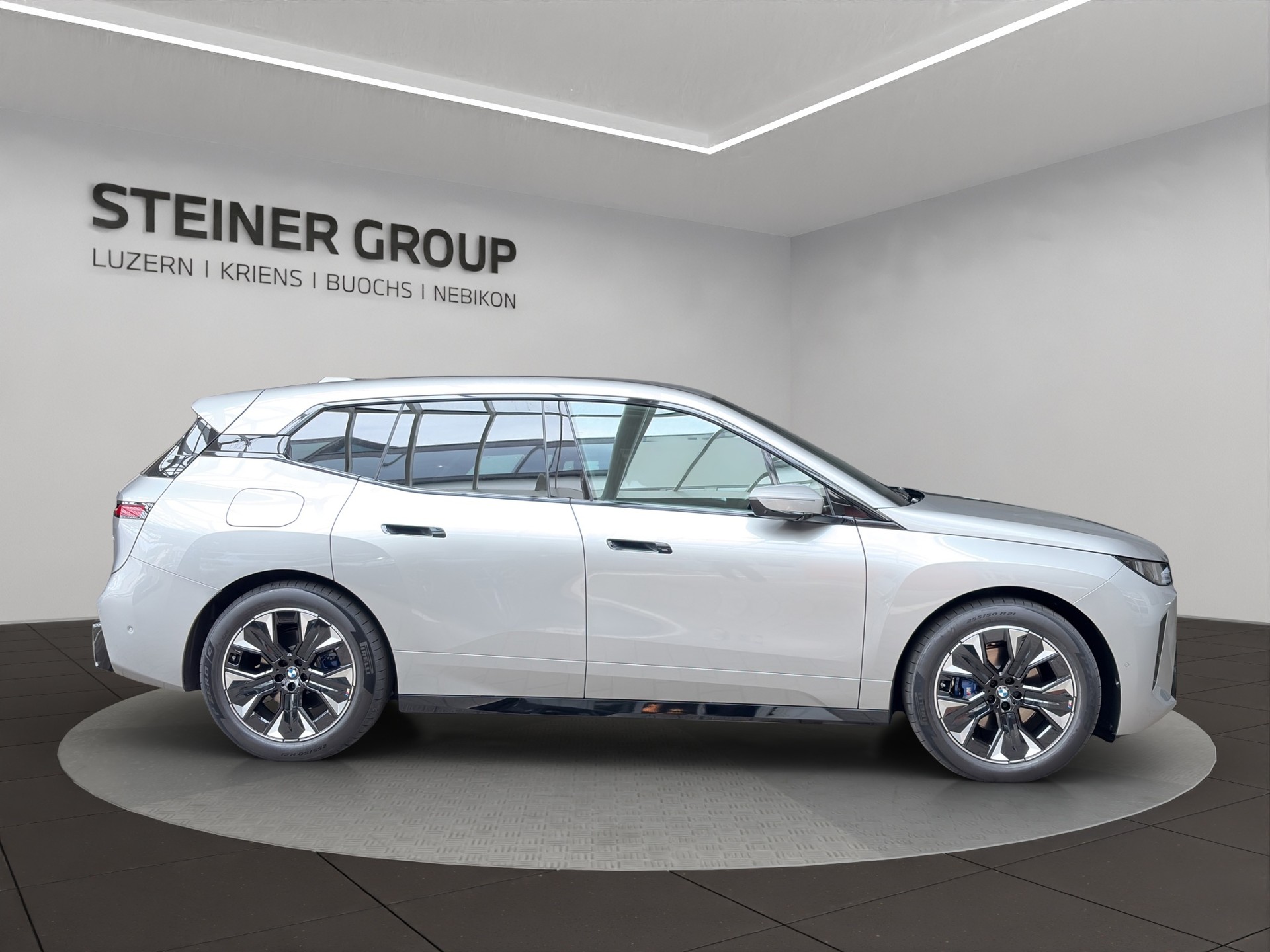 BMW iX xDrive45 M Sport-image-3