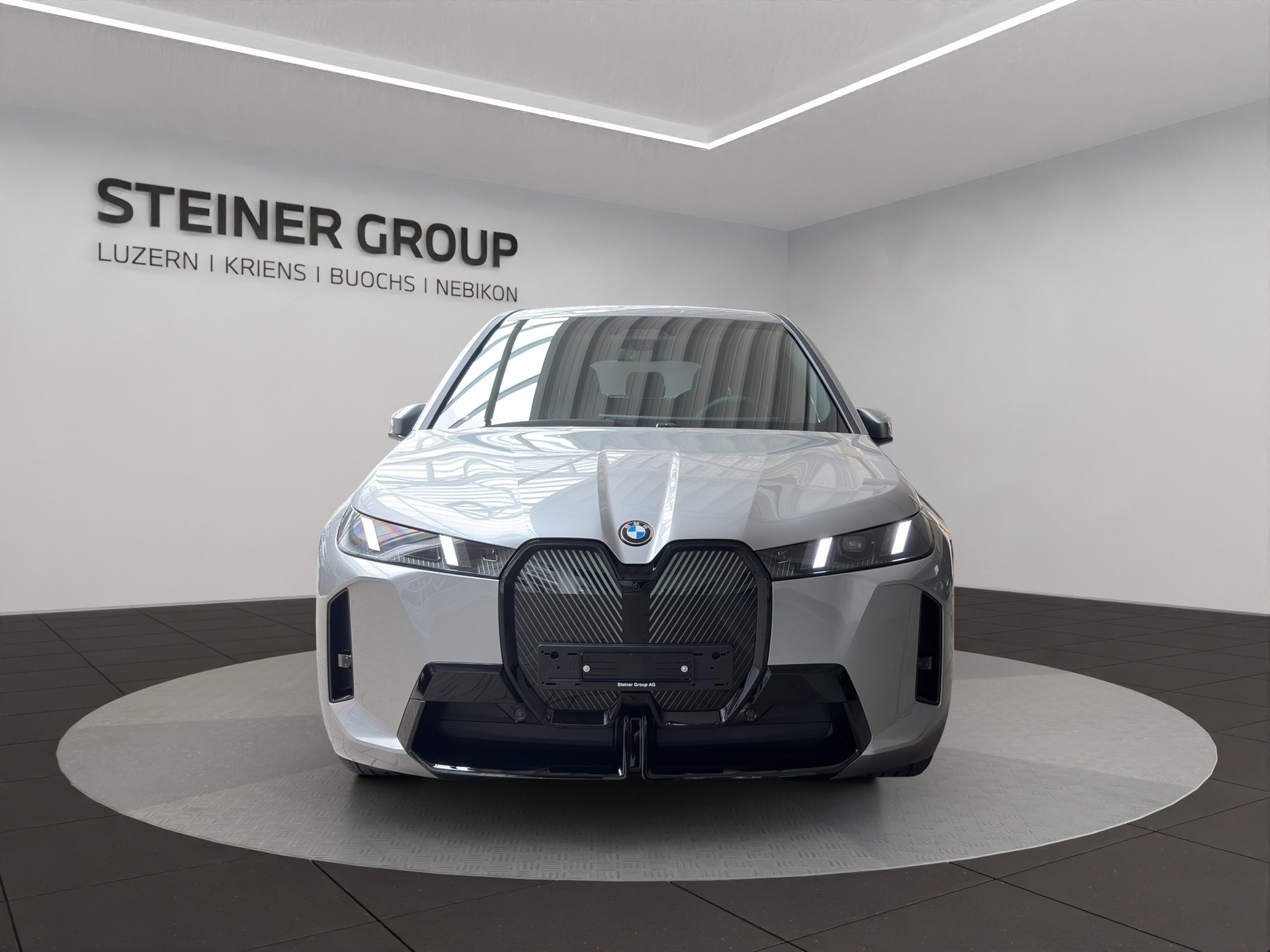 BMW iX xDrive45 M Sport-image-1