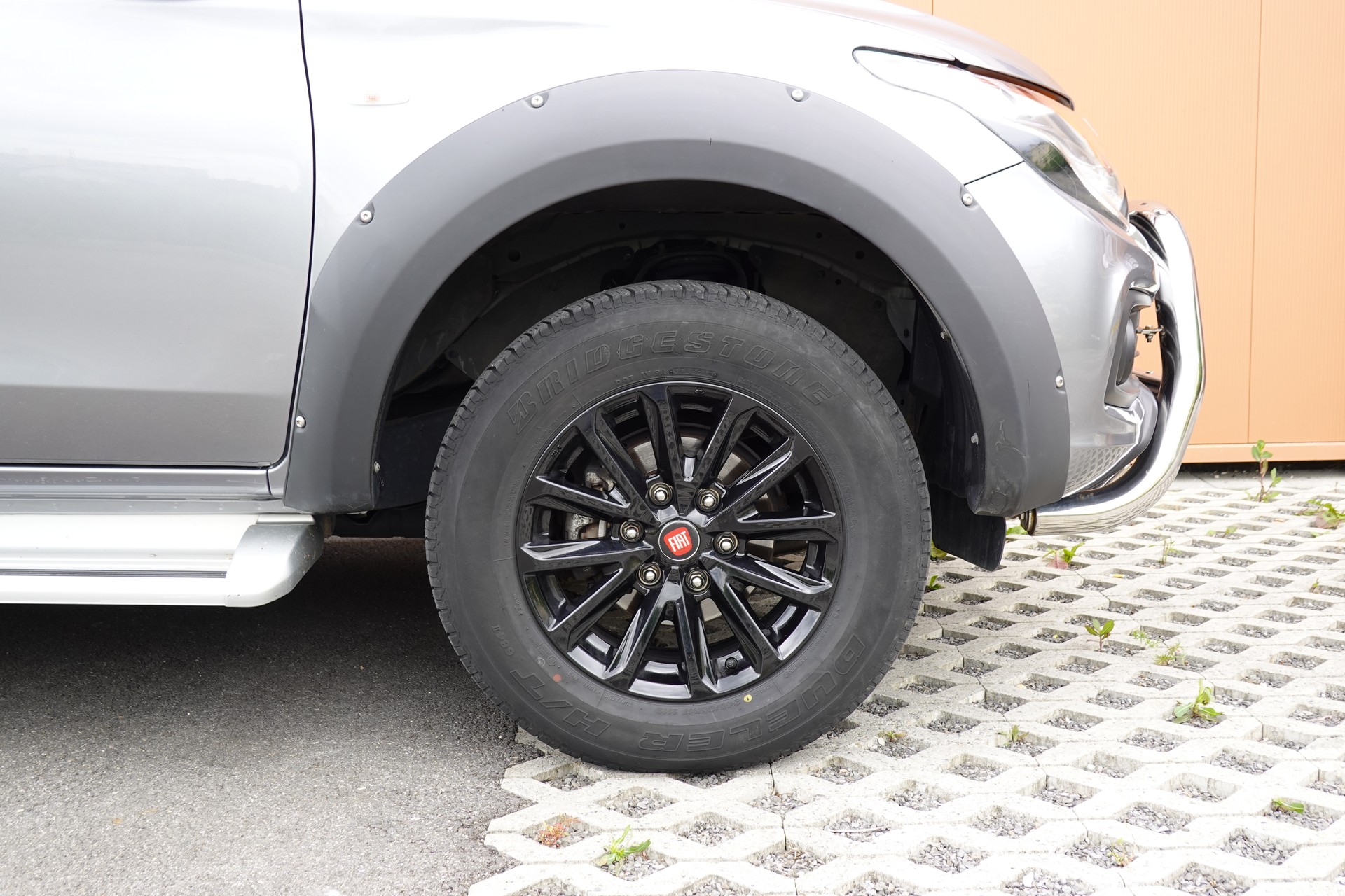 FIAT Fullback SX 2.4 MJ DC Primo 4WD "*Tempomat * GPS * Caméra de Recul * Camera 360 * Hauteur de caisse augmentée * 8 Roues *"-image-4