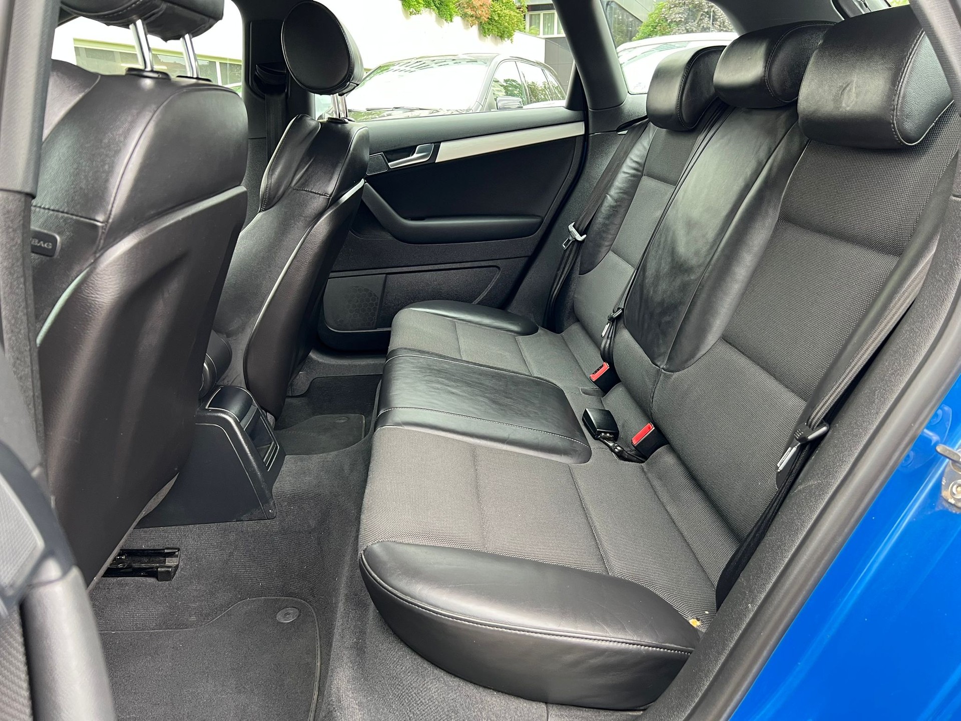 AUDI A3 Sportback 2.0 Turbo FSI Ambiente-image-10