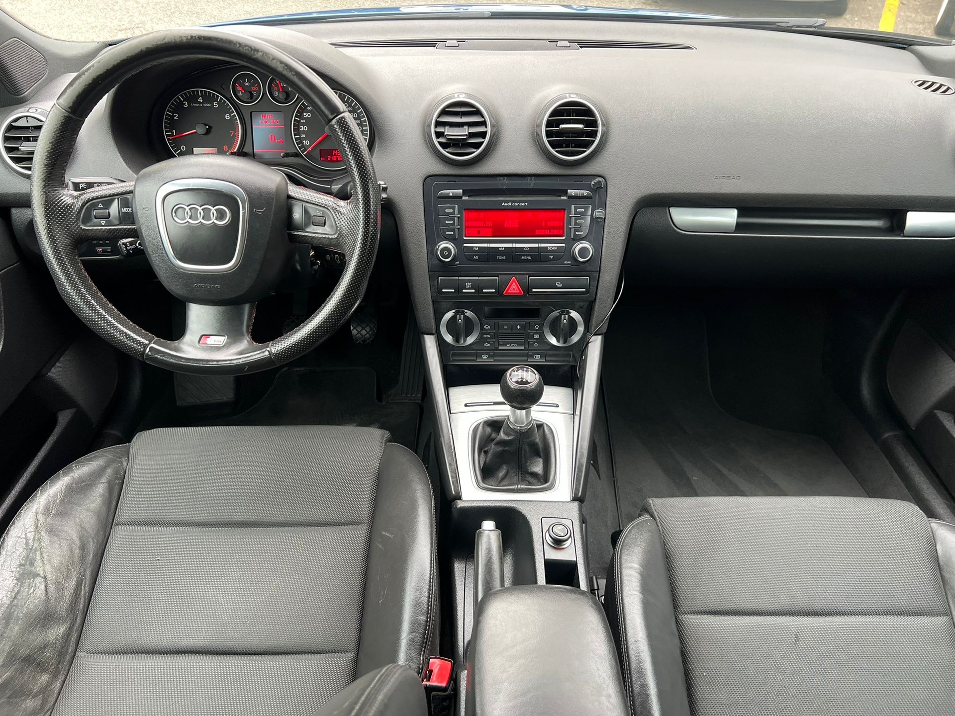 AUDI A3 Sportback 2.0 Turbo FSI Ambiente-image-7