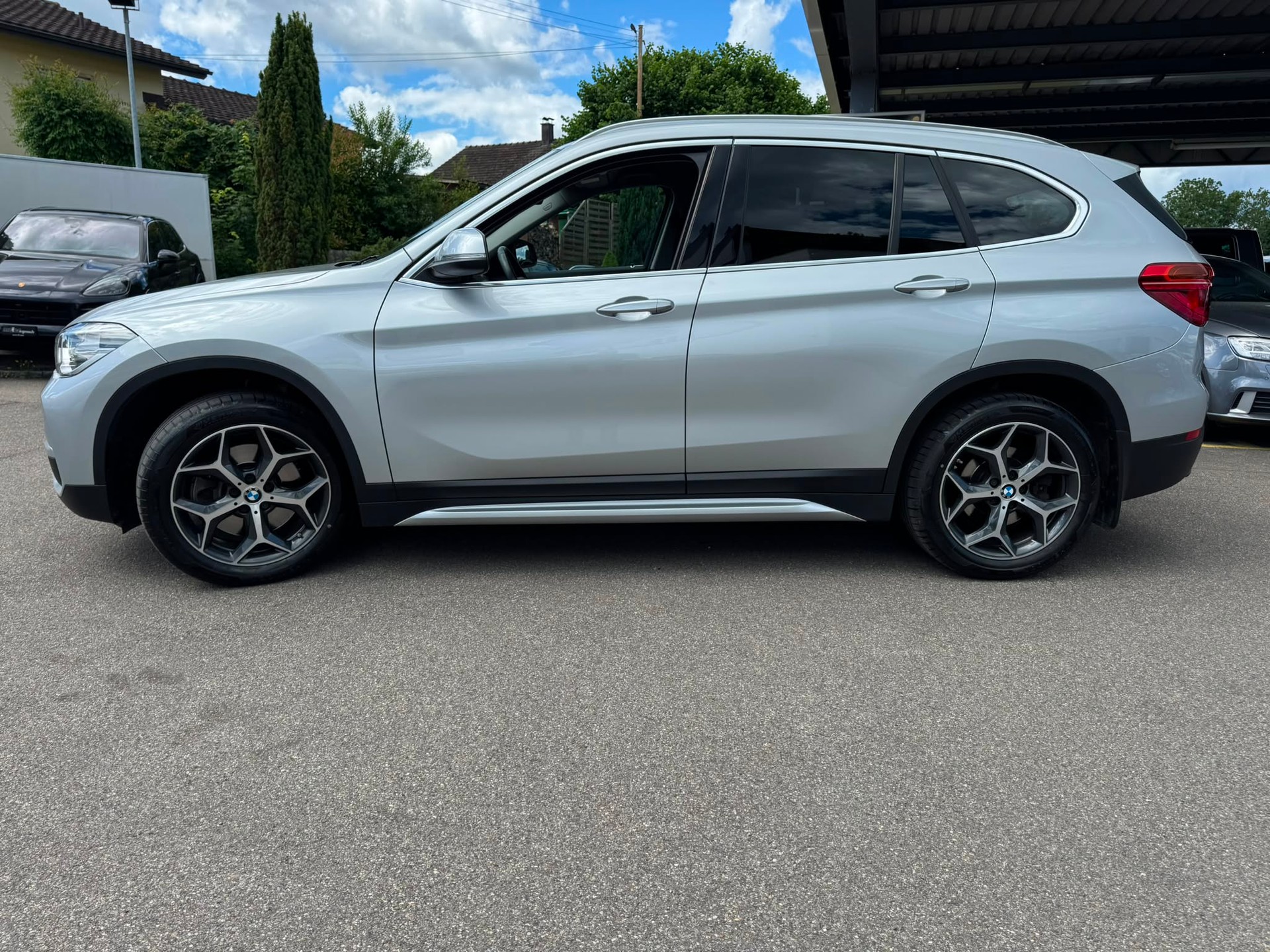 BMW X1 xDrive 20i xLine Steptronic-image-3