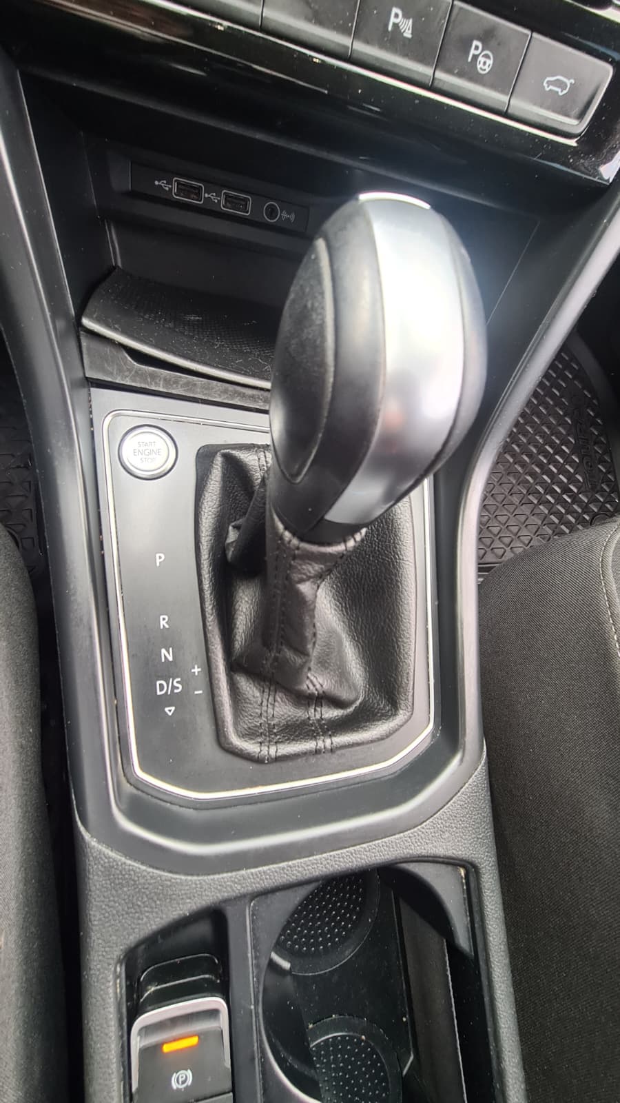 VW Touran 1.5 TSI EVO Comfortline DSG ** 7-Plätzer ** Gr-Navi ** RF-Kamera ** Abstandsregelsysteme ** Totwinkel-Assistent ** Ab MFK-image-14