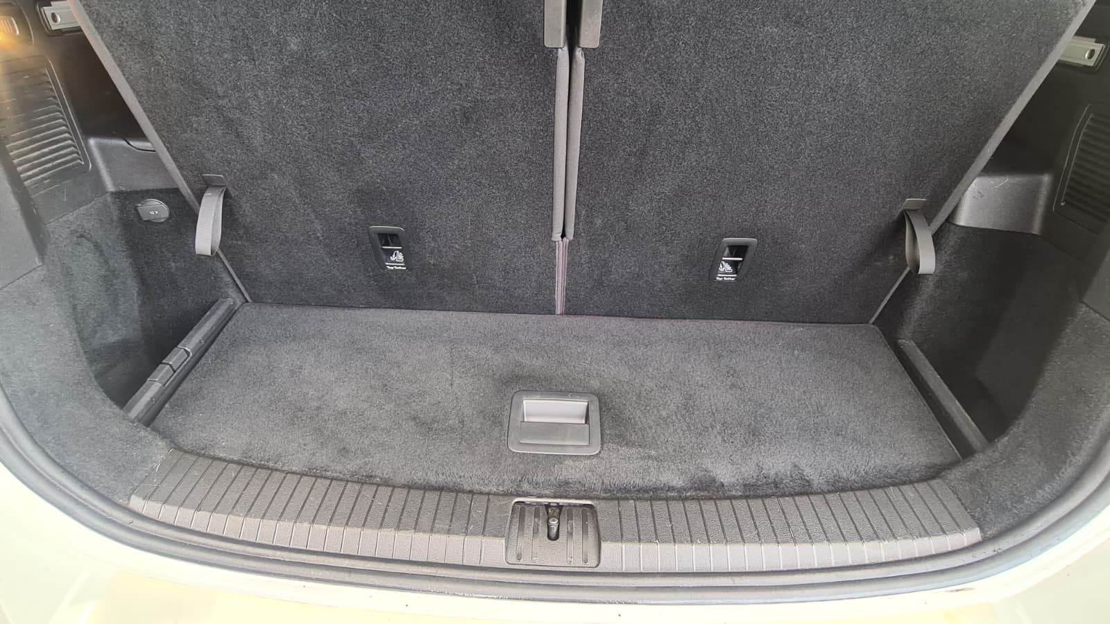 VW Touran 1.5 TSI EVO Comfortline DSG ** 7-Plätzer ** Gr-Navi ** RF-Kamera ** Abstandsregelsysteme ** Totwinkel-Assistent ** Ab MFK-image-9