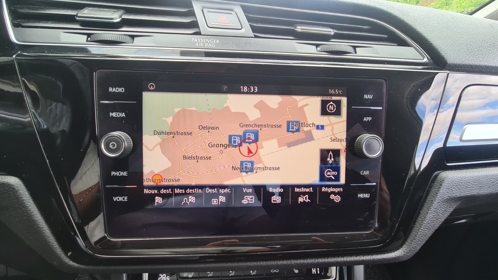 VW Touran 1.5 TSI EVO Comfortline DSG ** 7-Plätzer ** Gr-Navi ** RF-Kamera ** Abstandsregelsysteme ** Totwinkel-Assistent ** Ab MFK-image-12