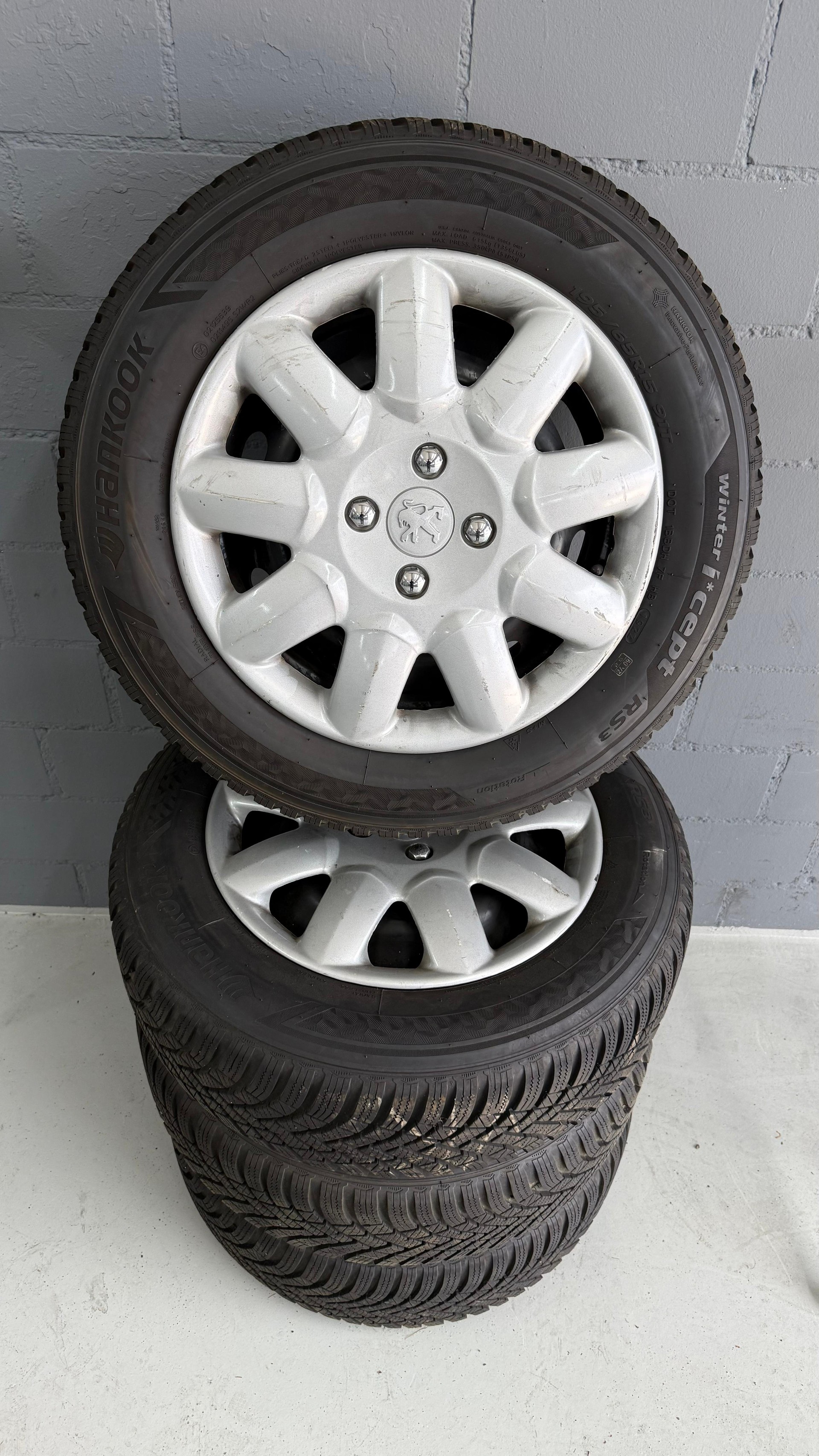 PEUGEOT 2008 1.6 e-HDi Allure EGS6-image-27