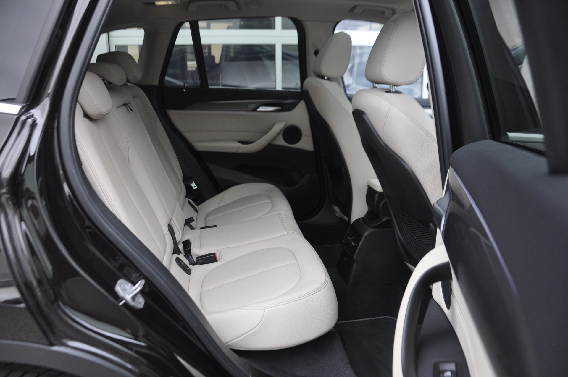 BMW X1 xDrive 20i xLine Steptronic-image-8