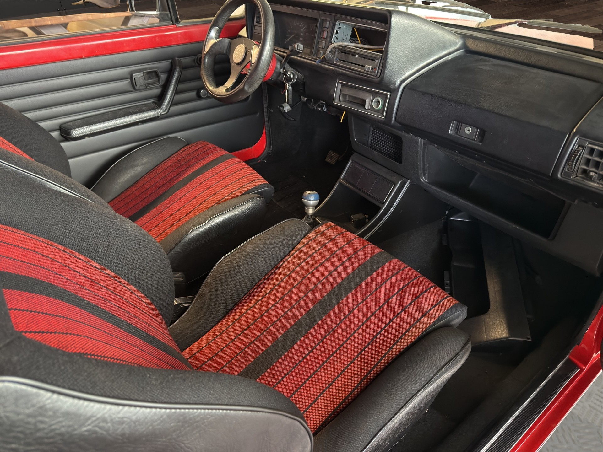 VW Golf 1800 GTI-image-2