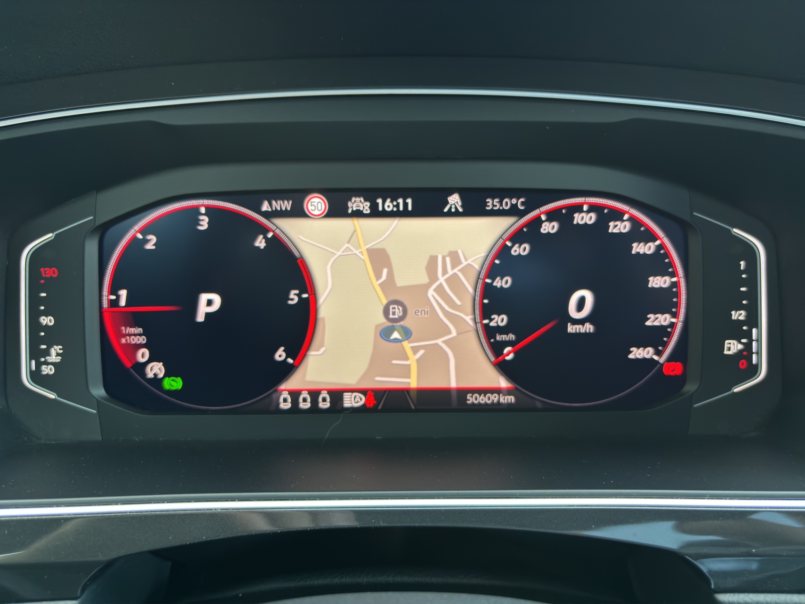 VW Tiguan 2.0 TDI SCR R-Line 4Motion DSG mit AHK, "Black Style", 360° Kamera & Panorama-Ausstell-/Schiebedach-image-17