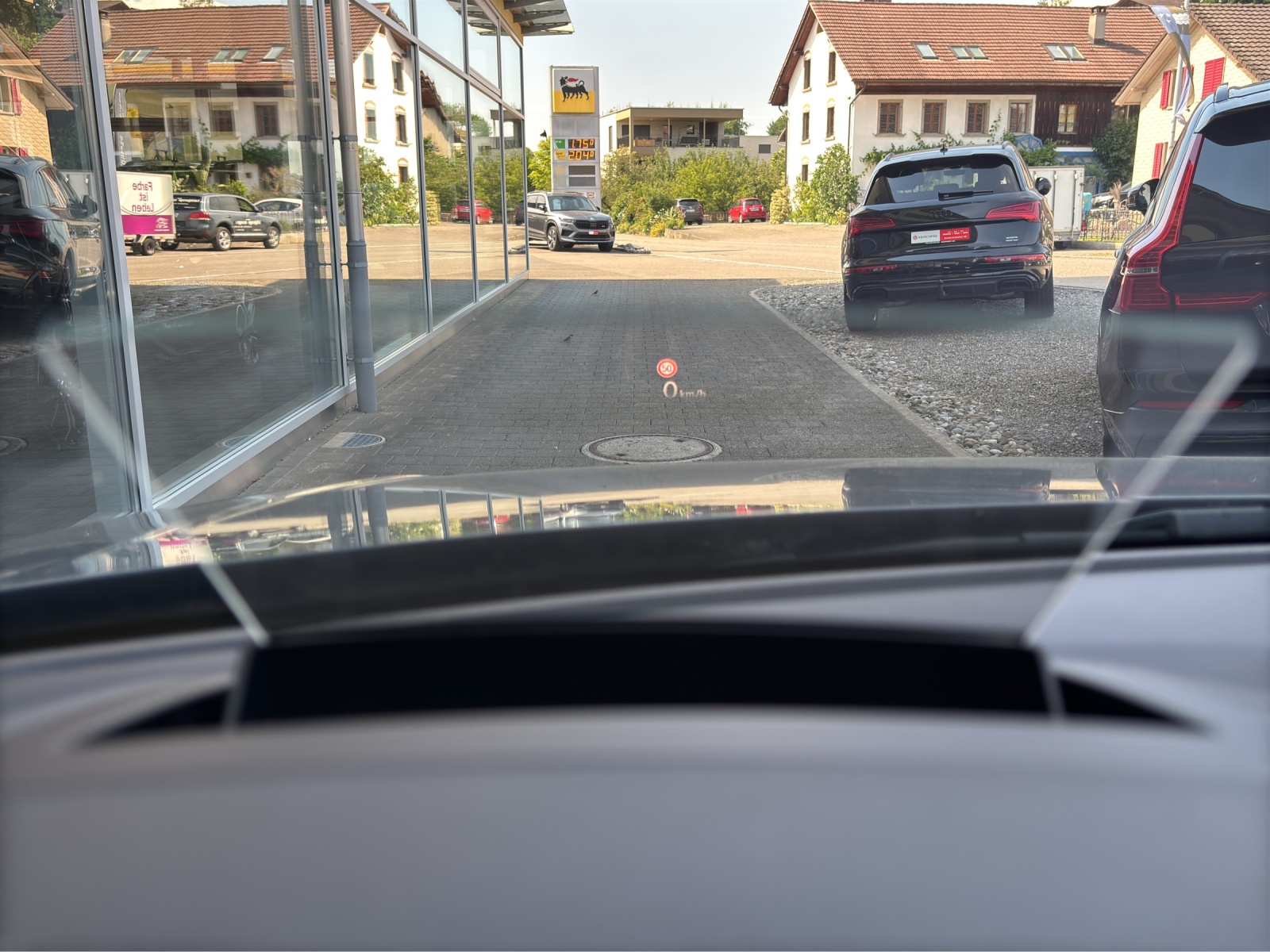 VW Tiguan 2.0 TDI SCR R-Line 4Motion DSG mit AHK, "Black Style", 360° Kamera & Panorama-Ausstell-/Schiebedach-image-16