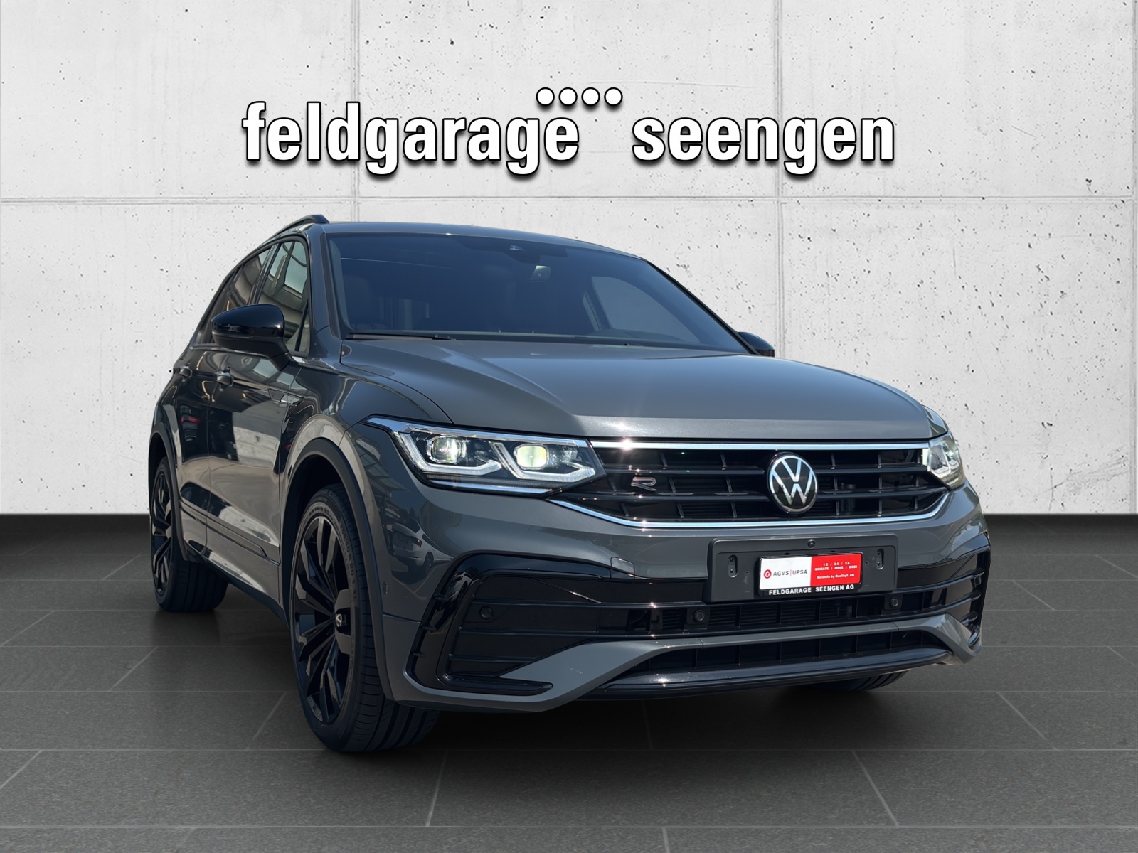 VW Tiguan 2.0 TDI SCR R-Line 4Motion DSG mit AHK, "Black Style", 360° Kamera & Panorama-Ausstell-/Schiebedach-image-2