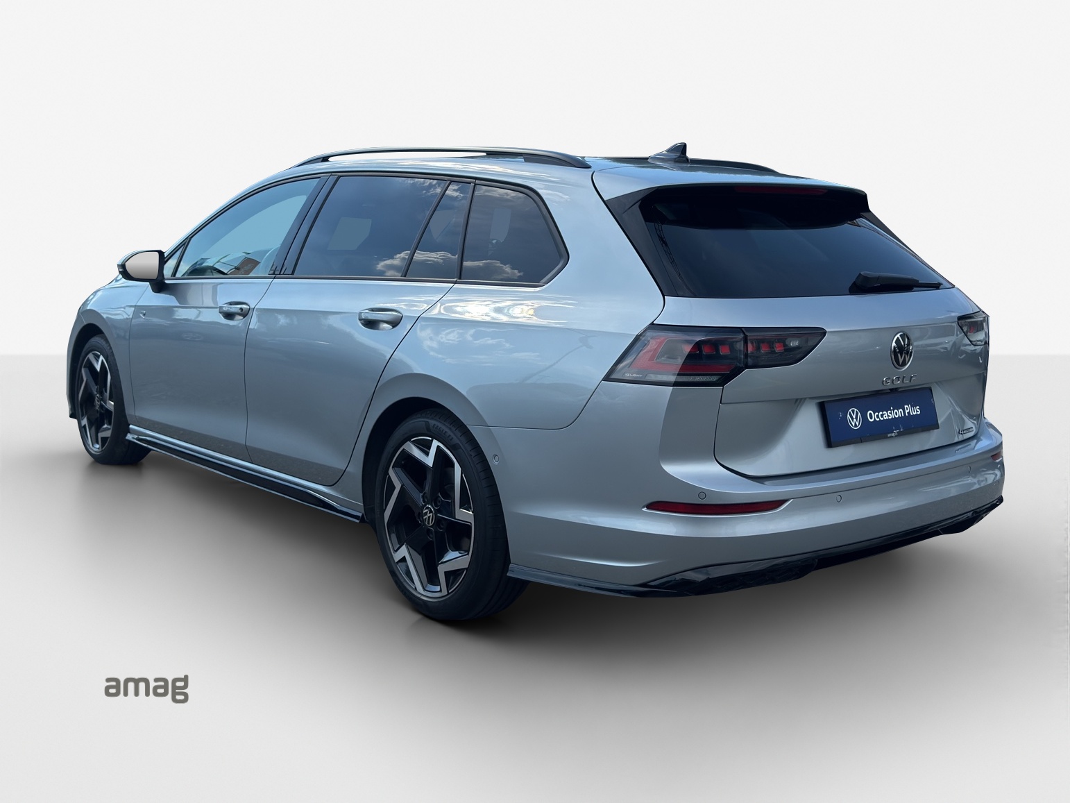 VW Golf Variant 2.0 TSI R-Line DSG 4 Motion-image-2