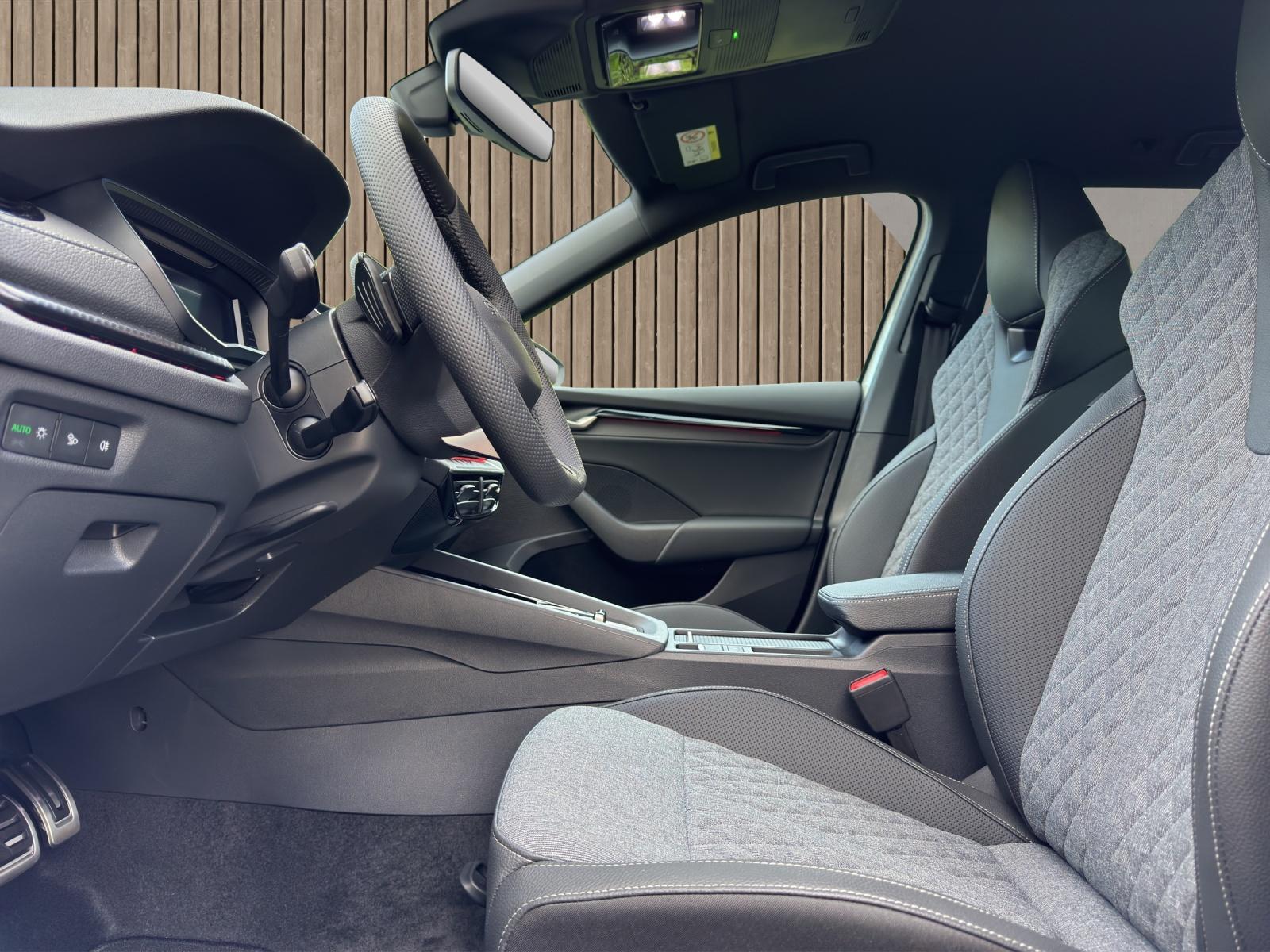 SKODA Octavia Sport Line 2.0 TSI 4x4-image-9