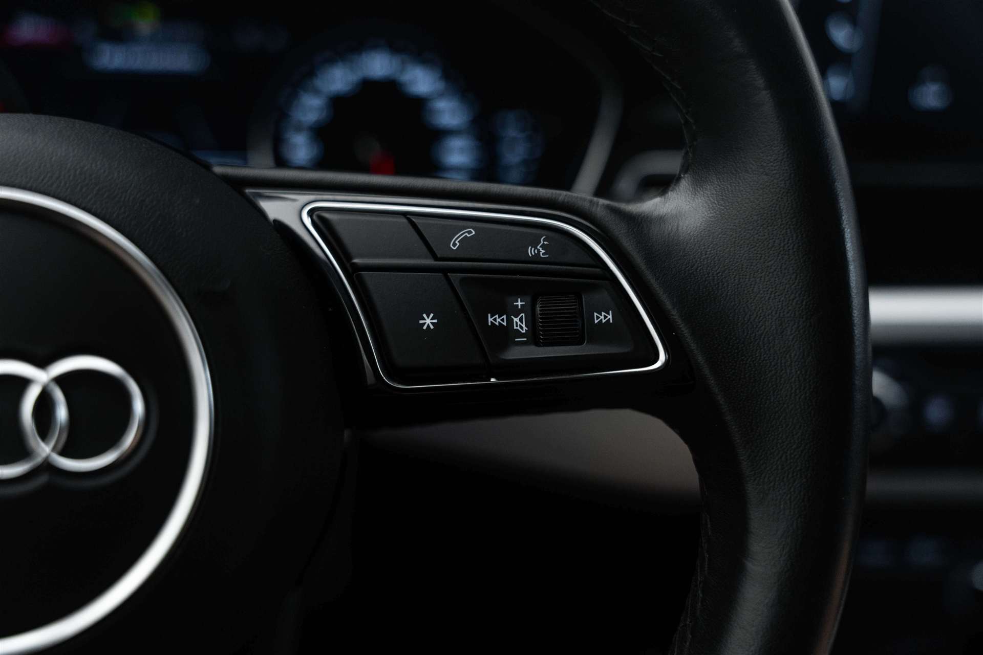 AUDI A4 Avant 35 TFSI S-tronic Automat-image-15