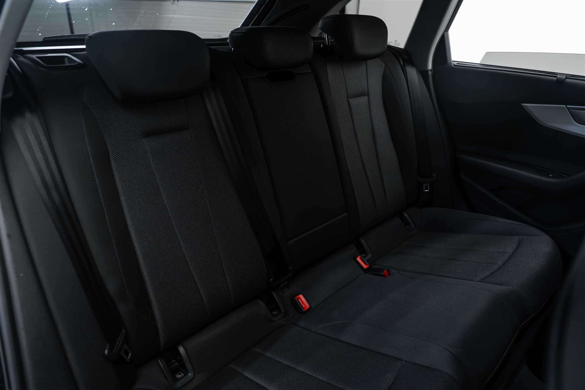 AUDI A4 Avant 35 TFSI S-tronic Automat-image-13
