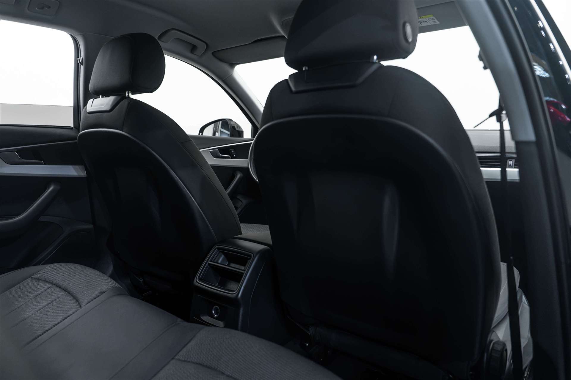 AUDI A4 Avant 35 TFSI S-tronic Automat-image-12