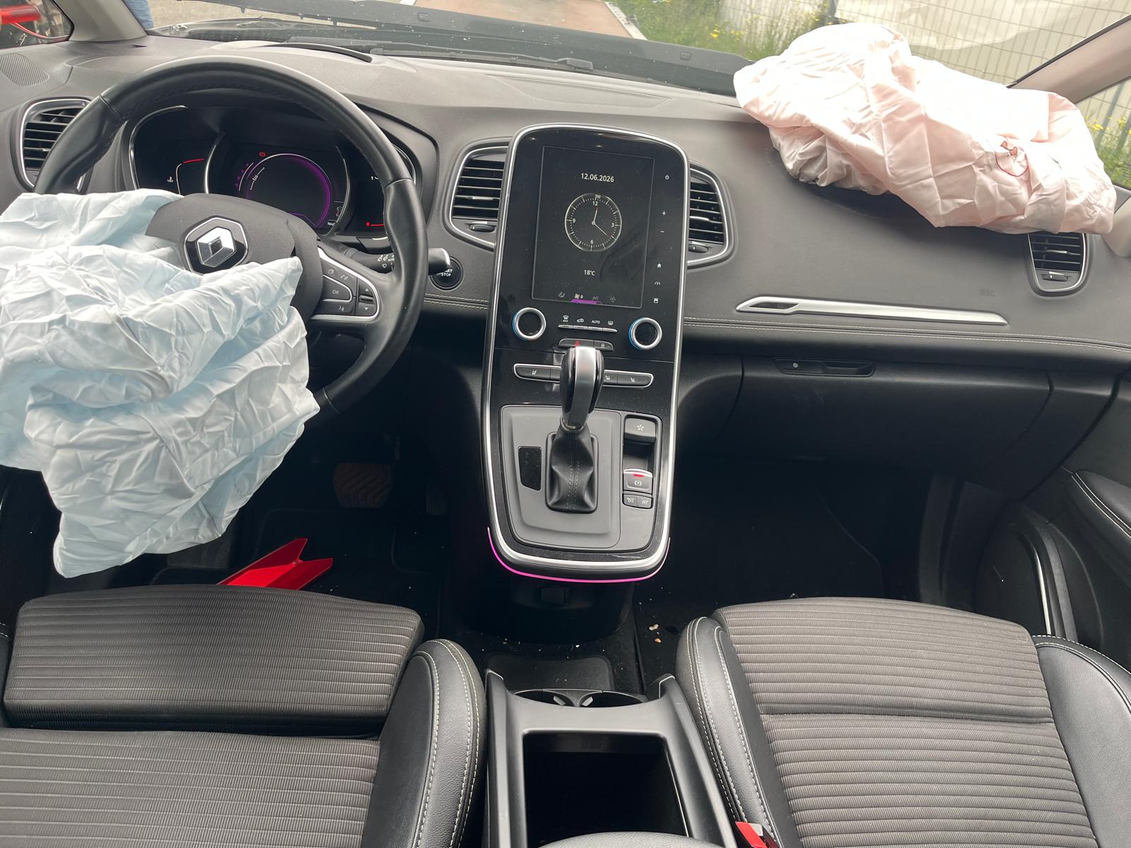 RENAULT Scénic 1.6 dCi Bose EDC-image-7