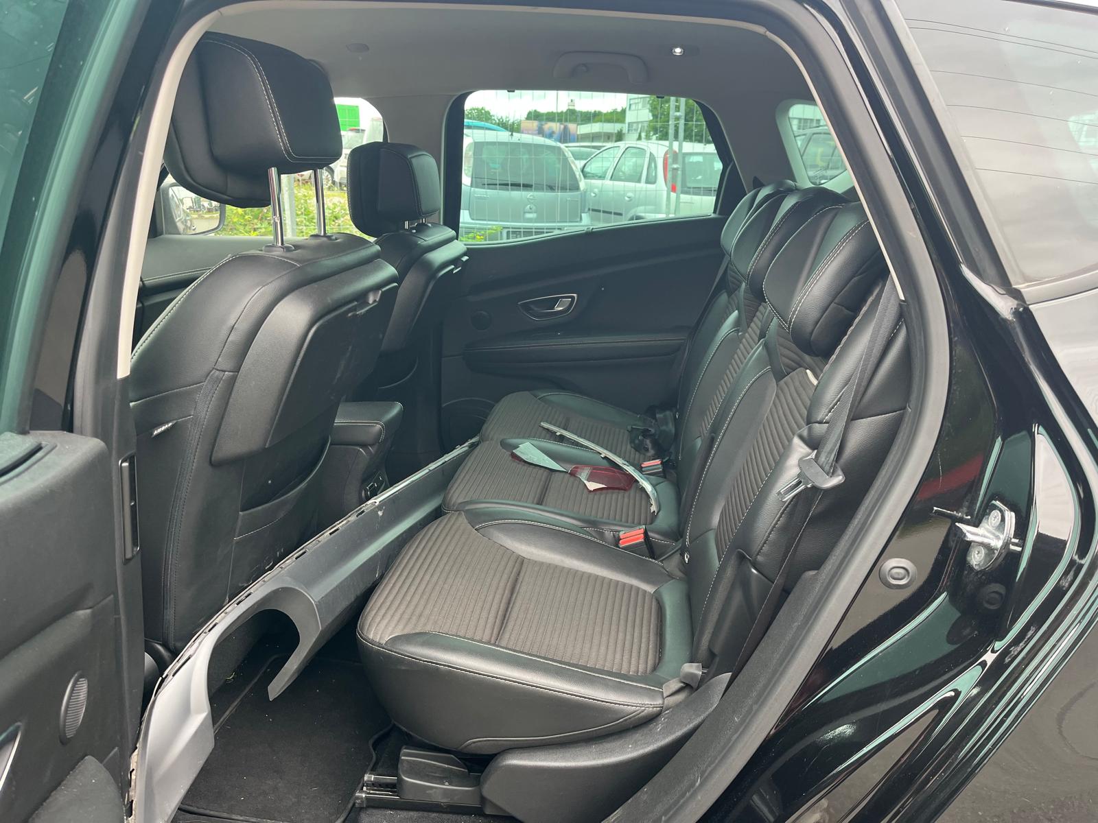 RENAULT Scénic 1.6 dCi Bose EDC-image-8