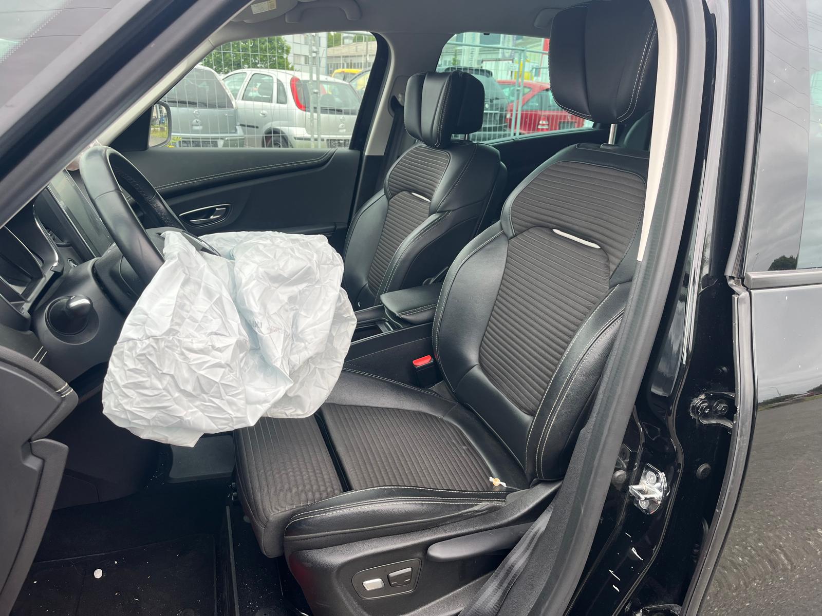 RENAULT Scénic 1.6 dCi Bose EDC-image-6