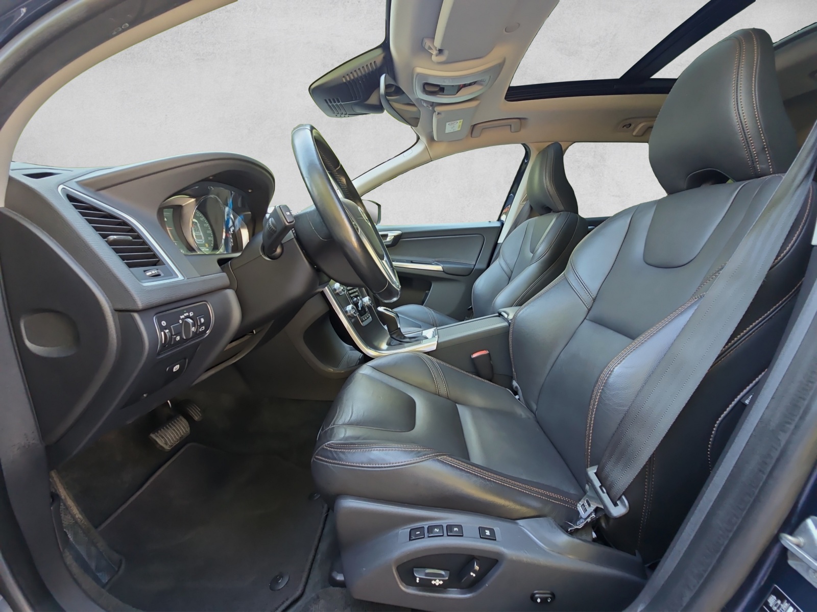 VOLVO Volvo XC60 2.4 D5 Summum AWD-image-8