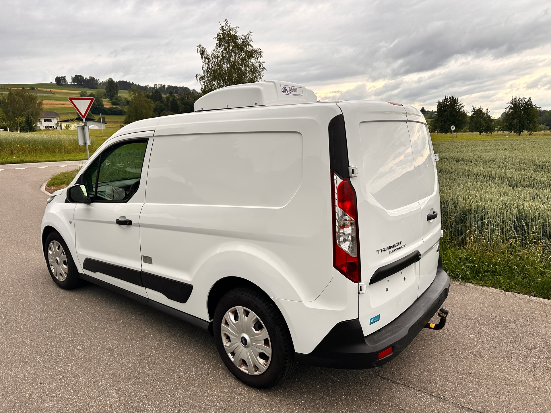 FORD Transit Connect Van T220 1.5 Eco Blue Trend-image-7