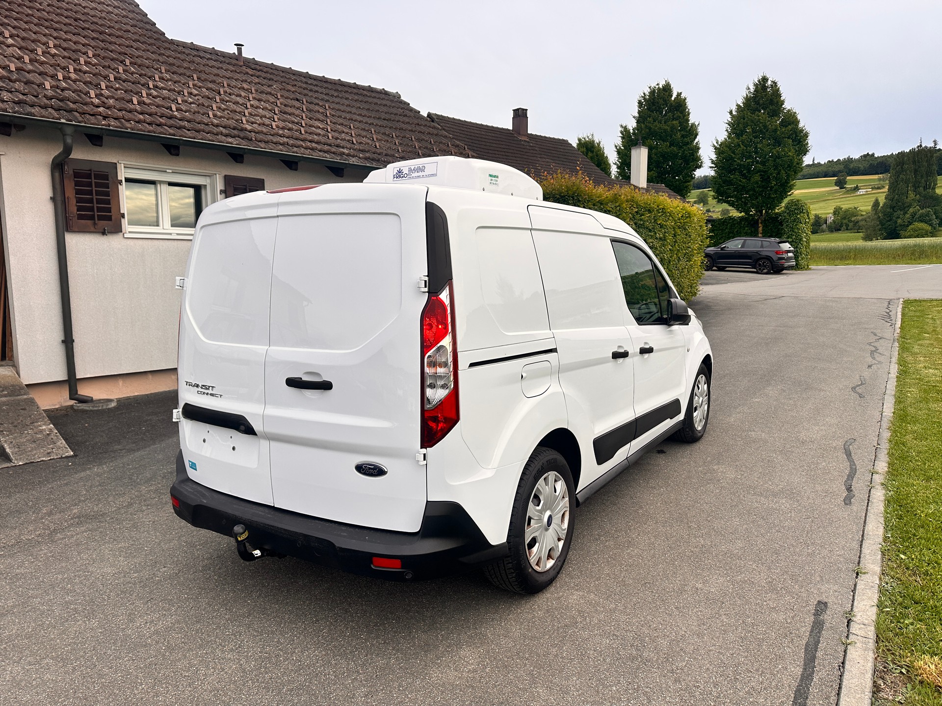 FORD Transit Connect Van T220 1.5 Eco Blue Trend-image-3