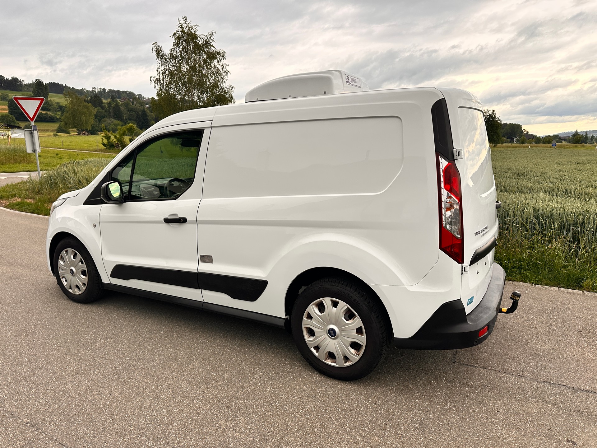 FORD Transit Connect Van T220 1.5 Eco Blue Trend-image-21