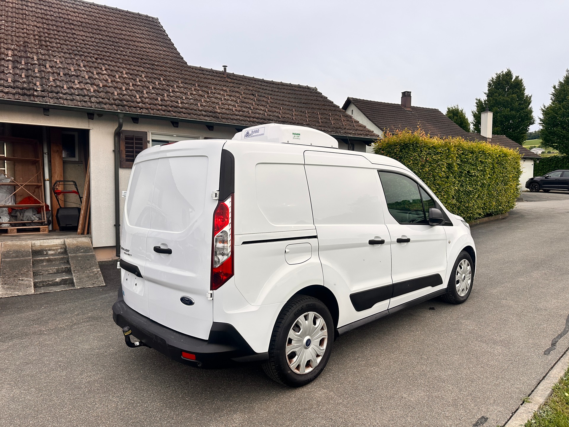 FORD Transit Connect Van T220 1.5 Eco Blue Trend-image-1