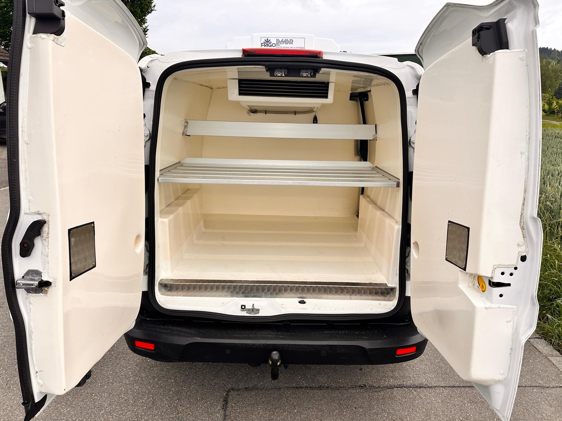 FORD Transit Connect Van T220 1.5 Eco Blue Trend-image-17