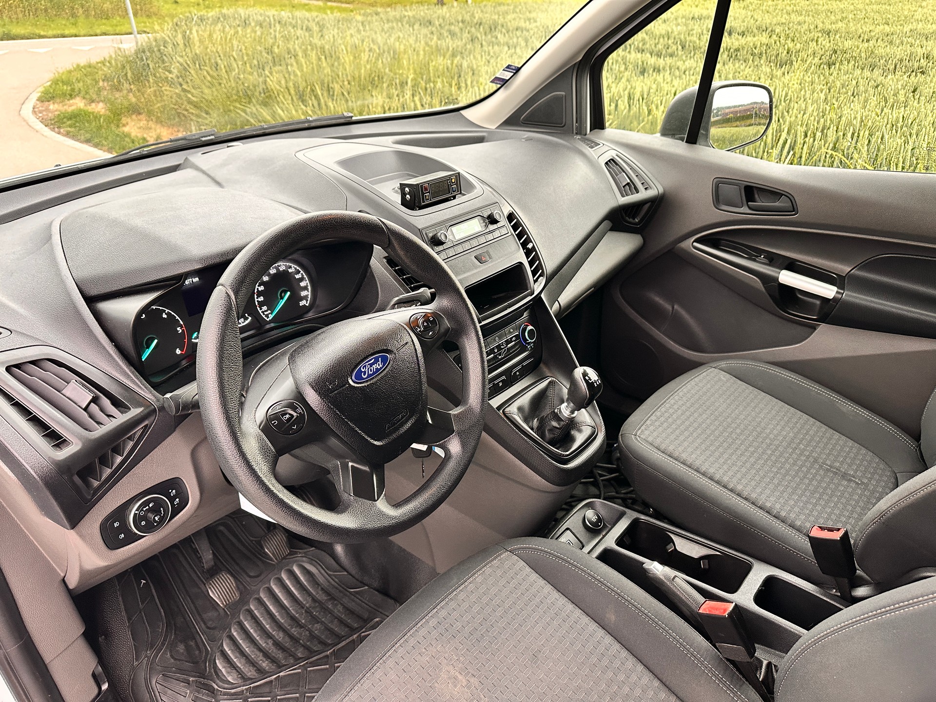 FORD Transit Connect Van T220 1.5 Eco Blue Trend-image-23