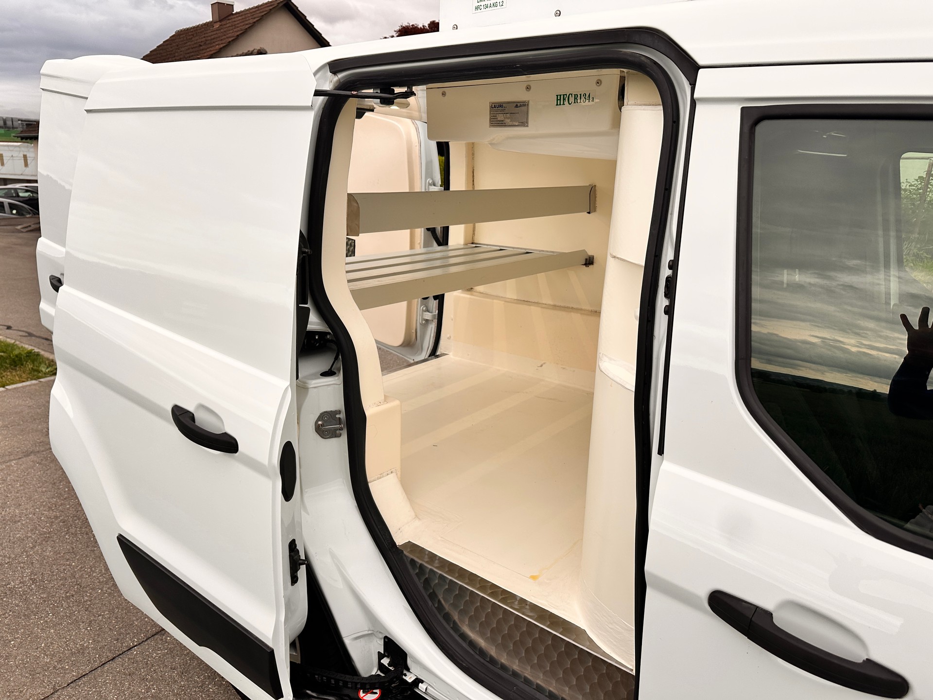 FORD Transit Connect Van T220 1.5 Eco Blue Trend-image-13