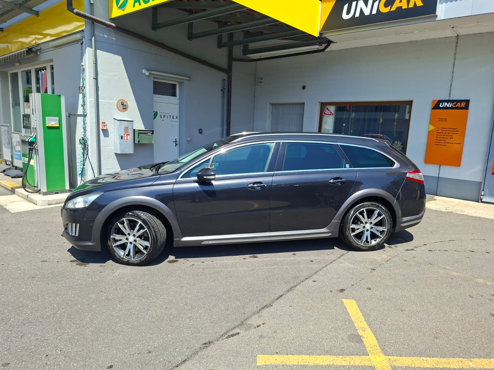 PEUGEOT 508 RXH 2.0 HDI Hybrid4 EGS6-image-1