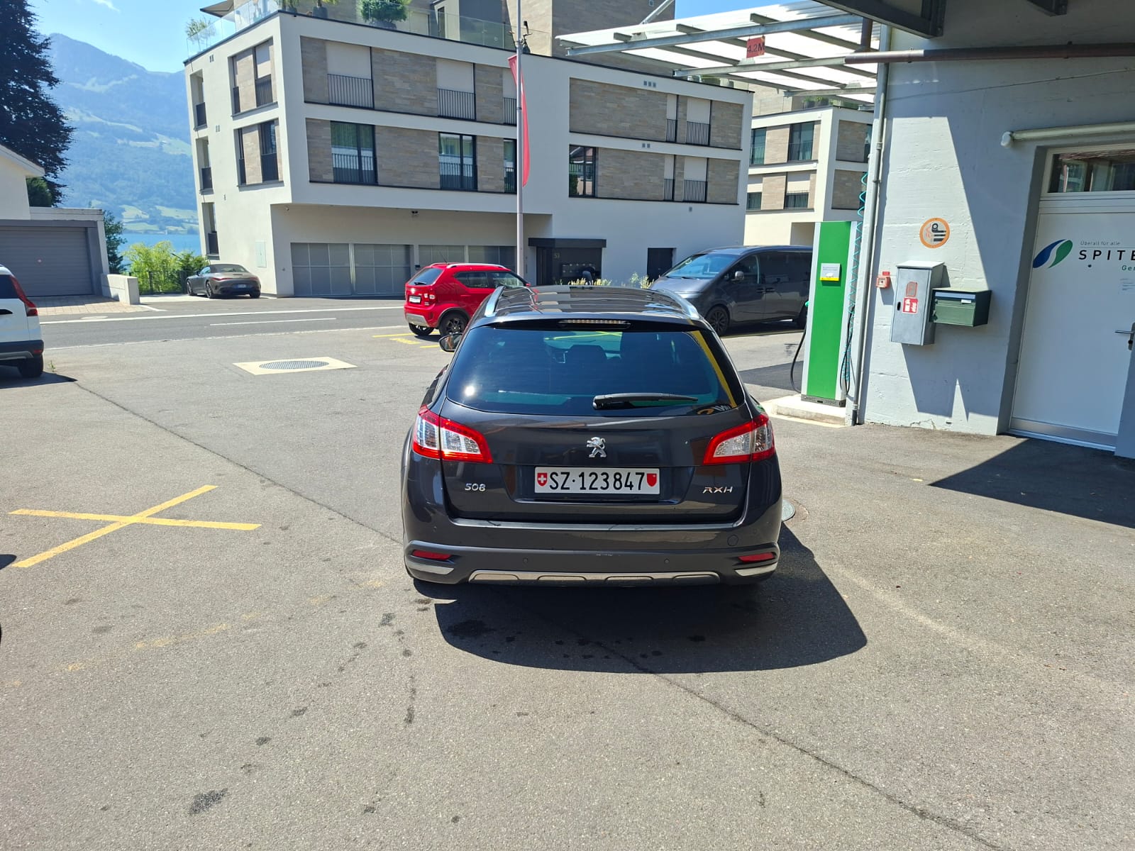 PEUGEOT 508 RXH 2.0 HDI Hybrid4 EGS6-image-2