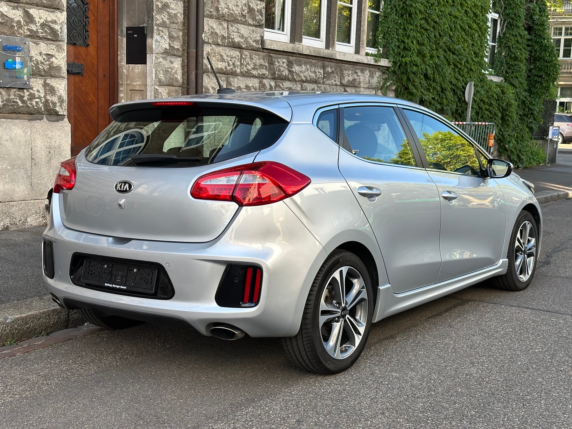 KIA Cee'd 1.6 CRDi GT-Line DCT-image-3