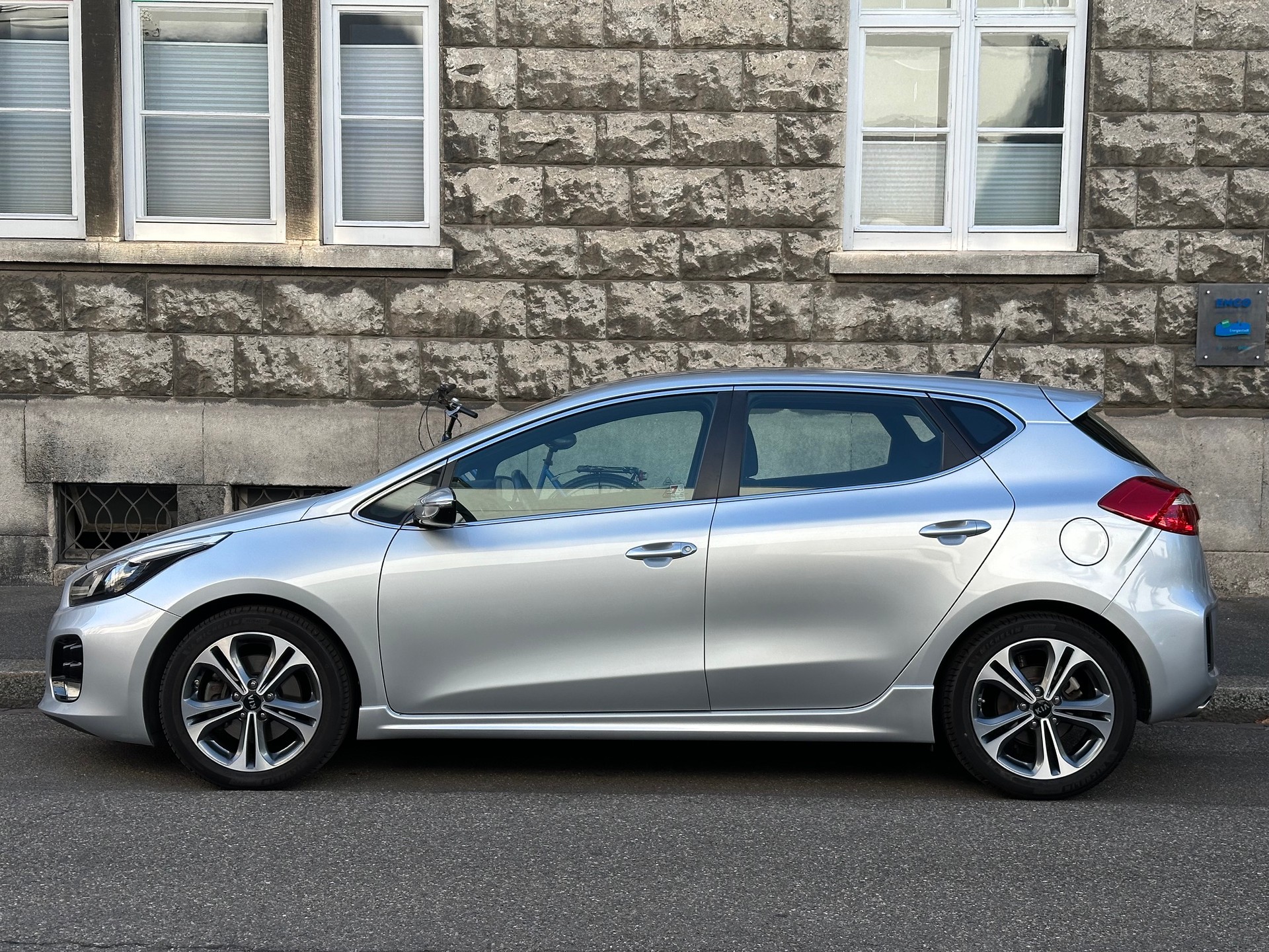 KIA Cee'd 1.6 CRDi GT-Line DCT-image-6