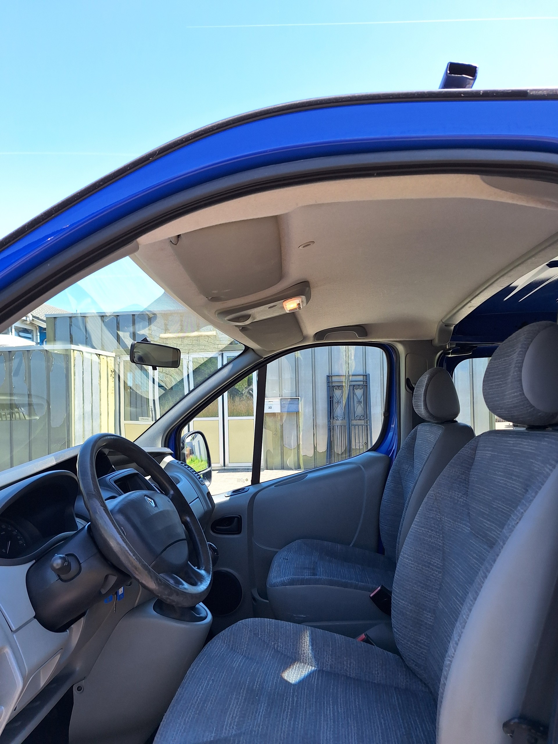 RENAULT Trafic 2.0 dCi 115 2.9t L2H1-image-6