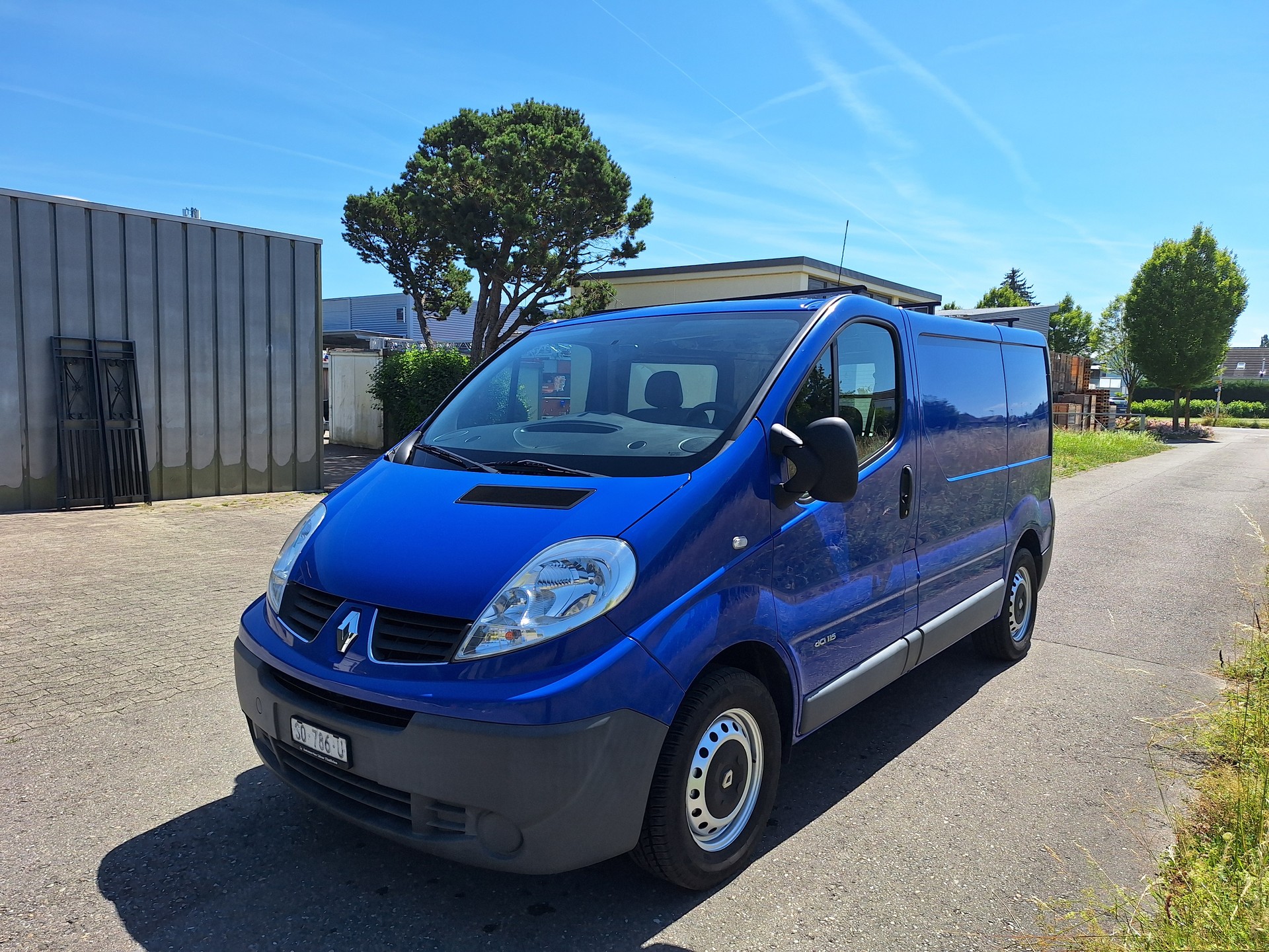 RENAULT Trafic 2.0 dCi 115 2.9t L2H1-image-1