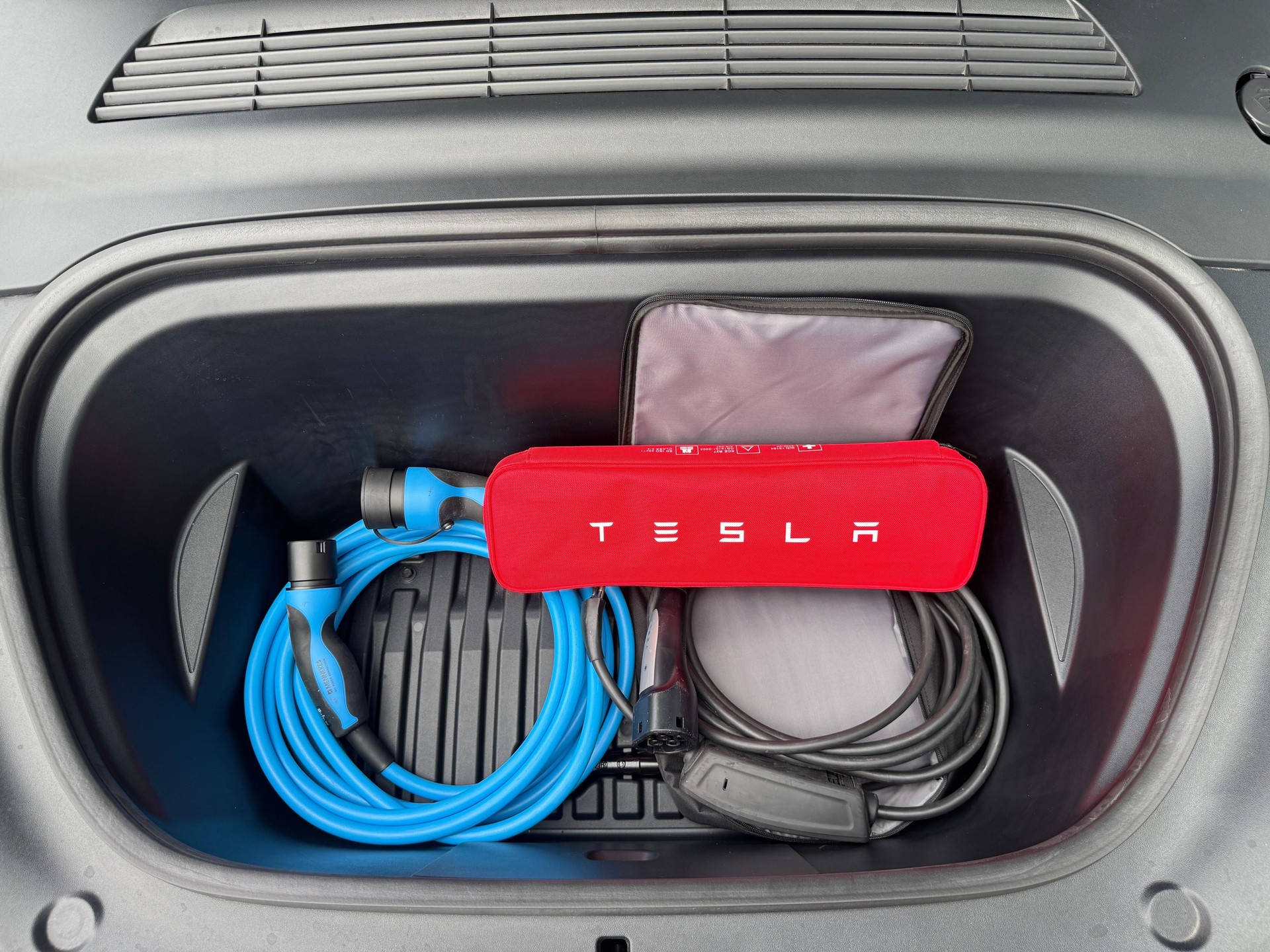 TESLA Model Y Long Range-image-19