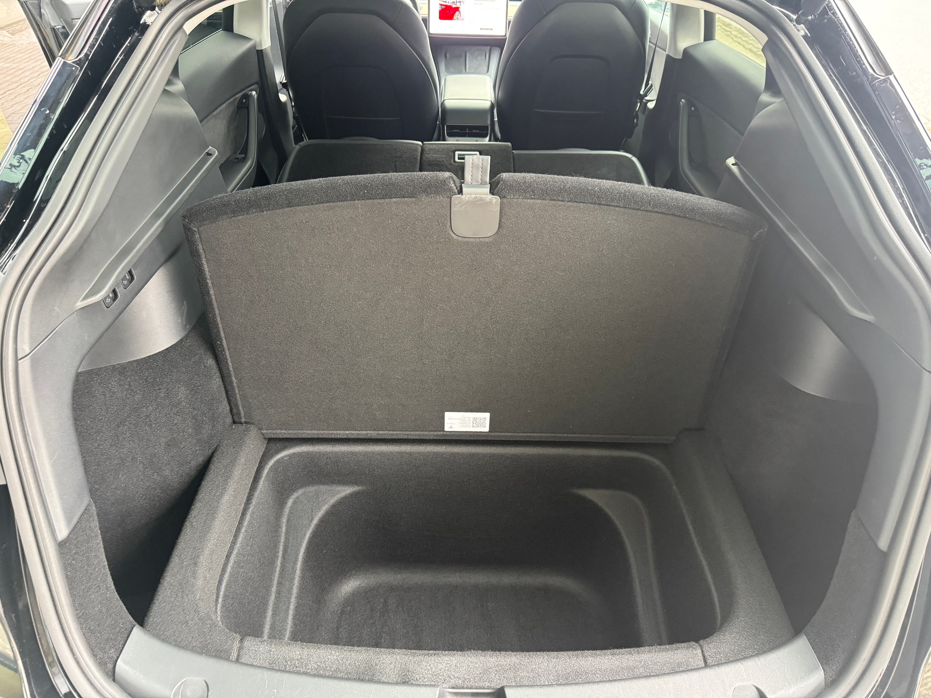 TESLA Model Y Long Range-image-13