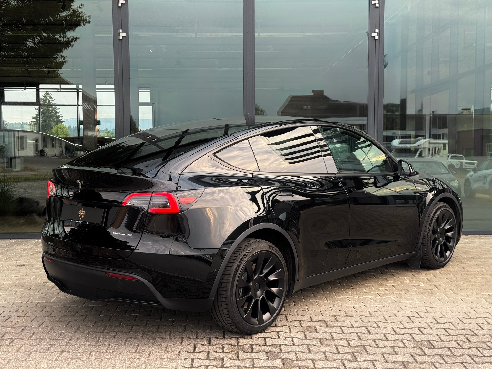 TESLA Model Y Long Range-image-5