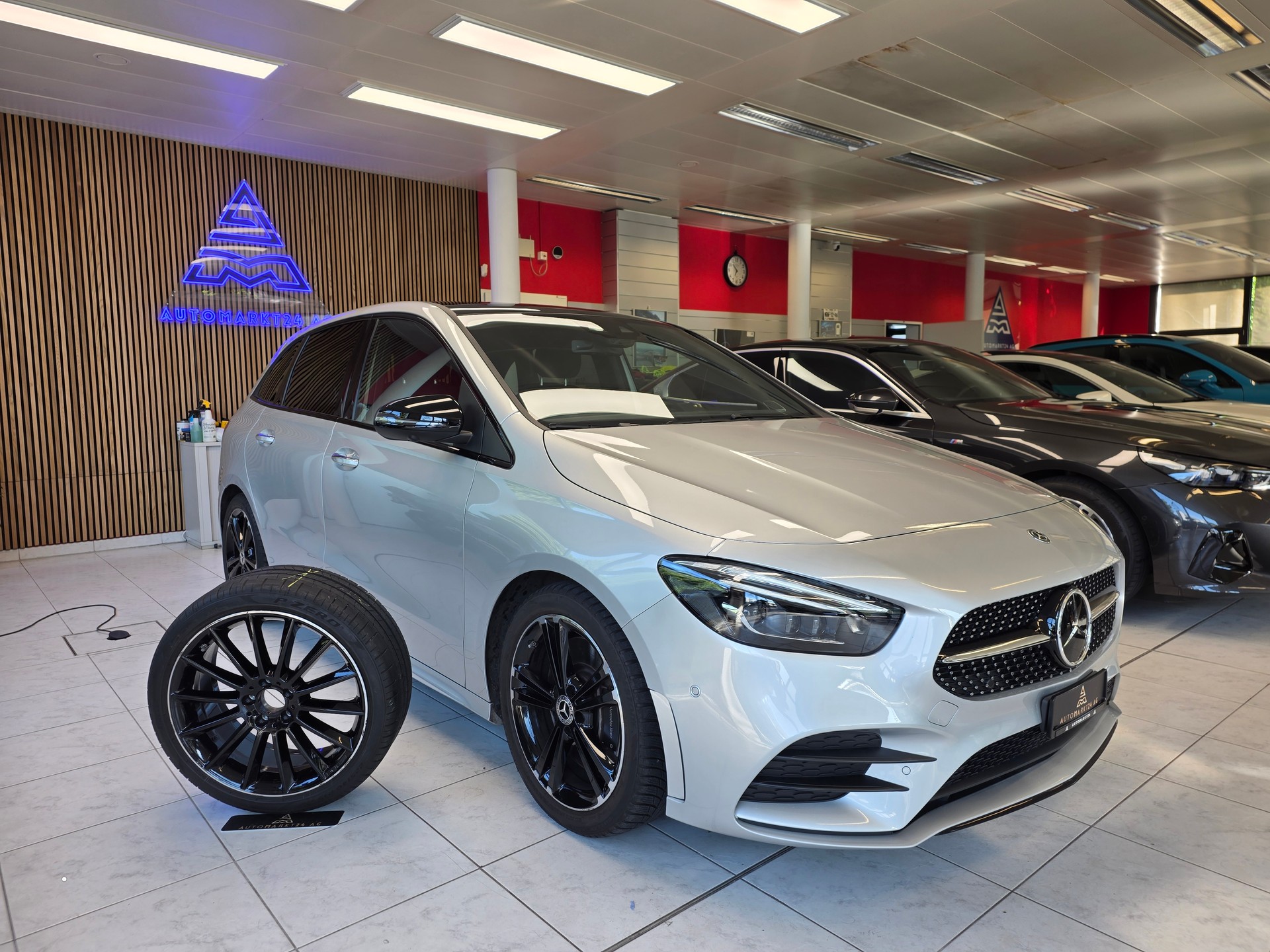 MERCEDES-BENZ B 250 AMG Line 4matic-image-0