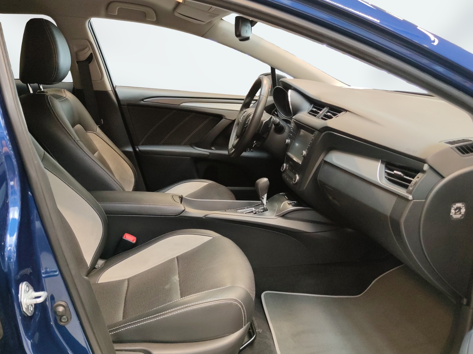 TOYOTA Avensis Touring Sports 2.0 VMa Trend MdS-image-10