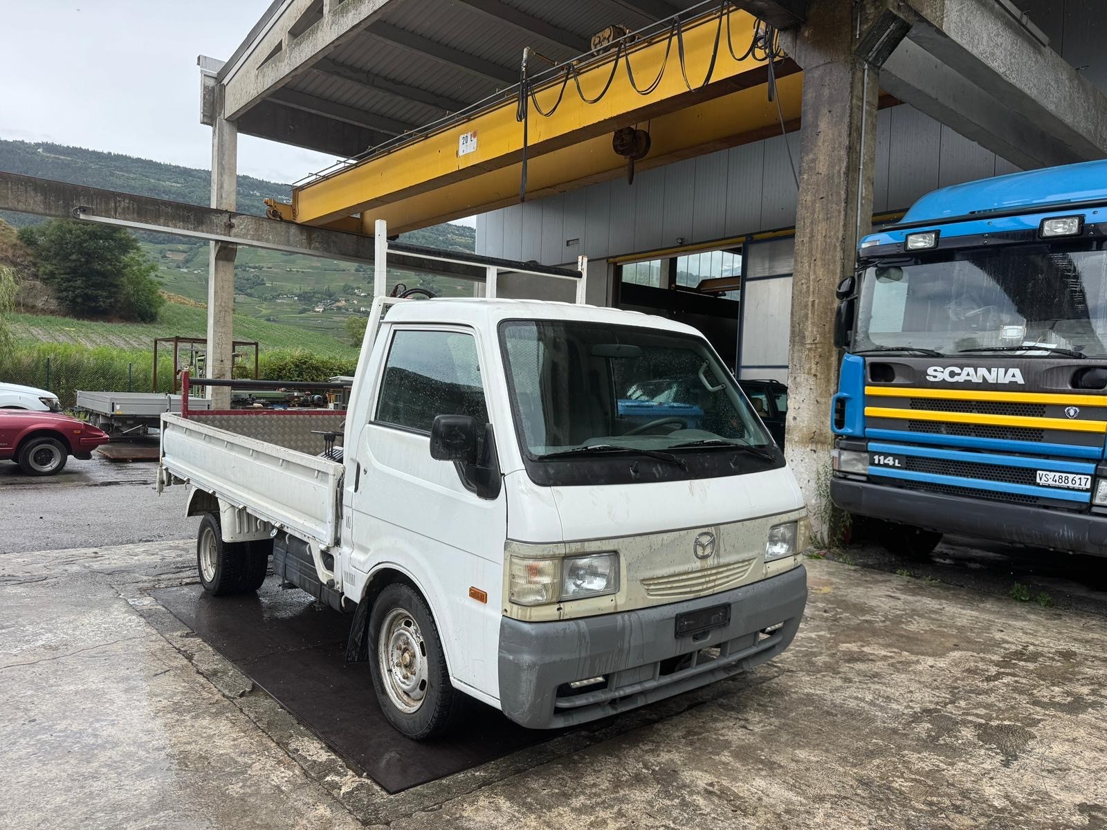 MAZDA E 2000-image-0