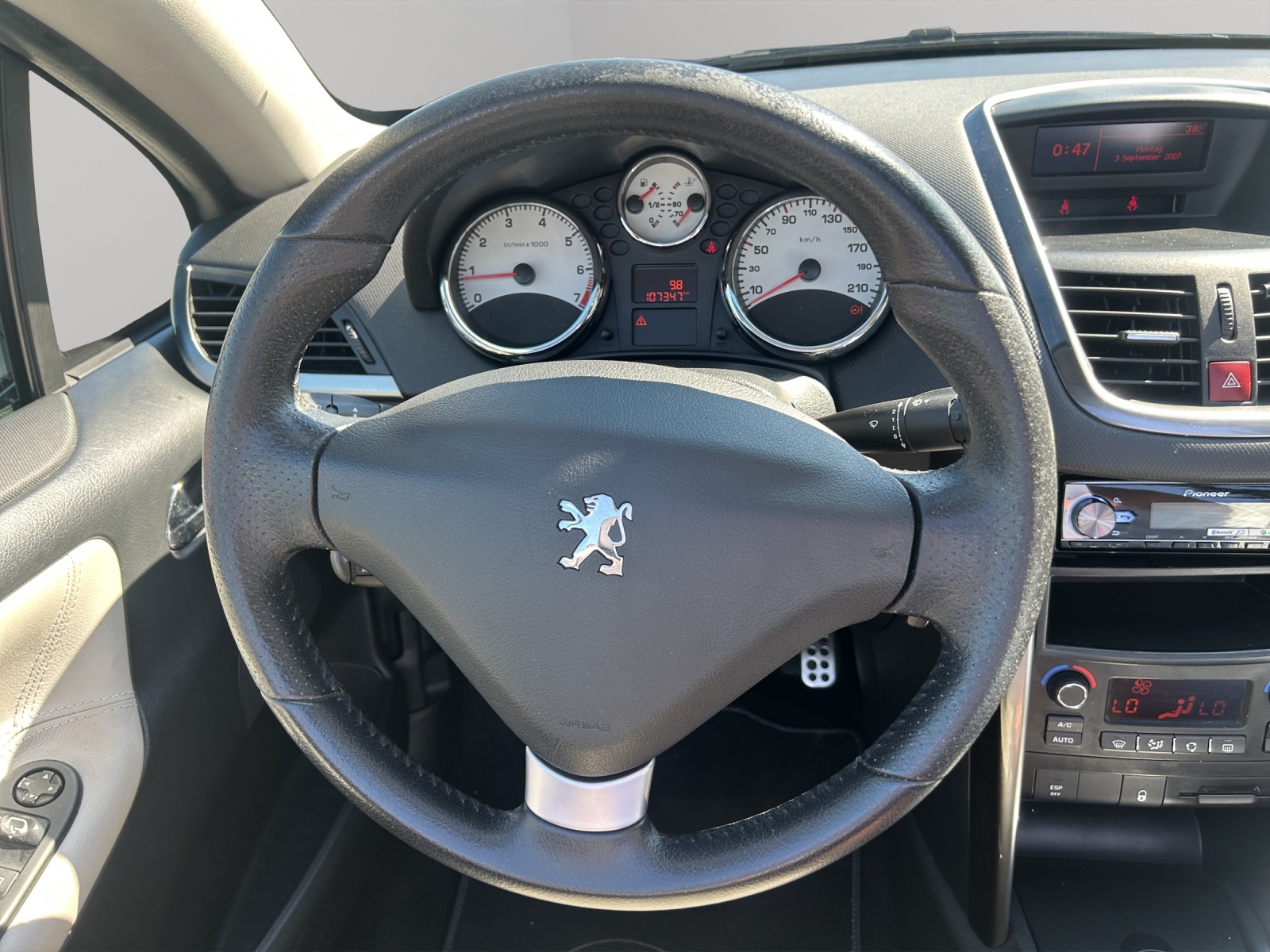 PEUGEOT 207 CC 1.6 16V Turbo Roland Garros-image-19