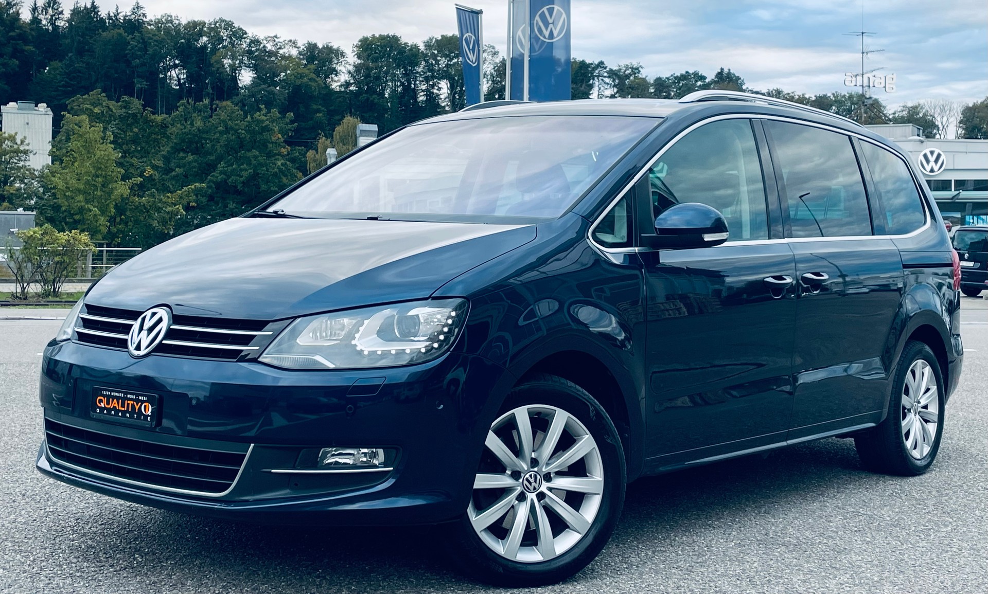 VW Sharan 2.0 TDI BlueMotion Technology Highline DSG-image-0